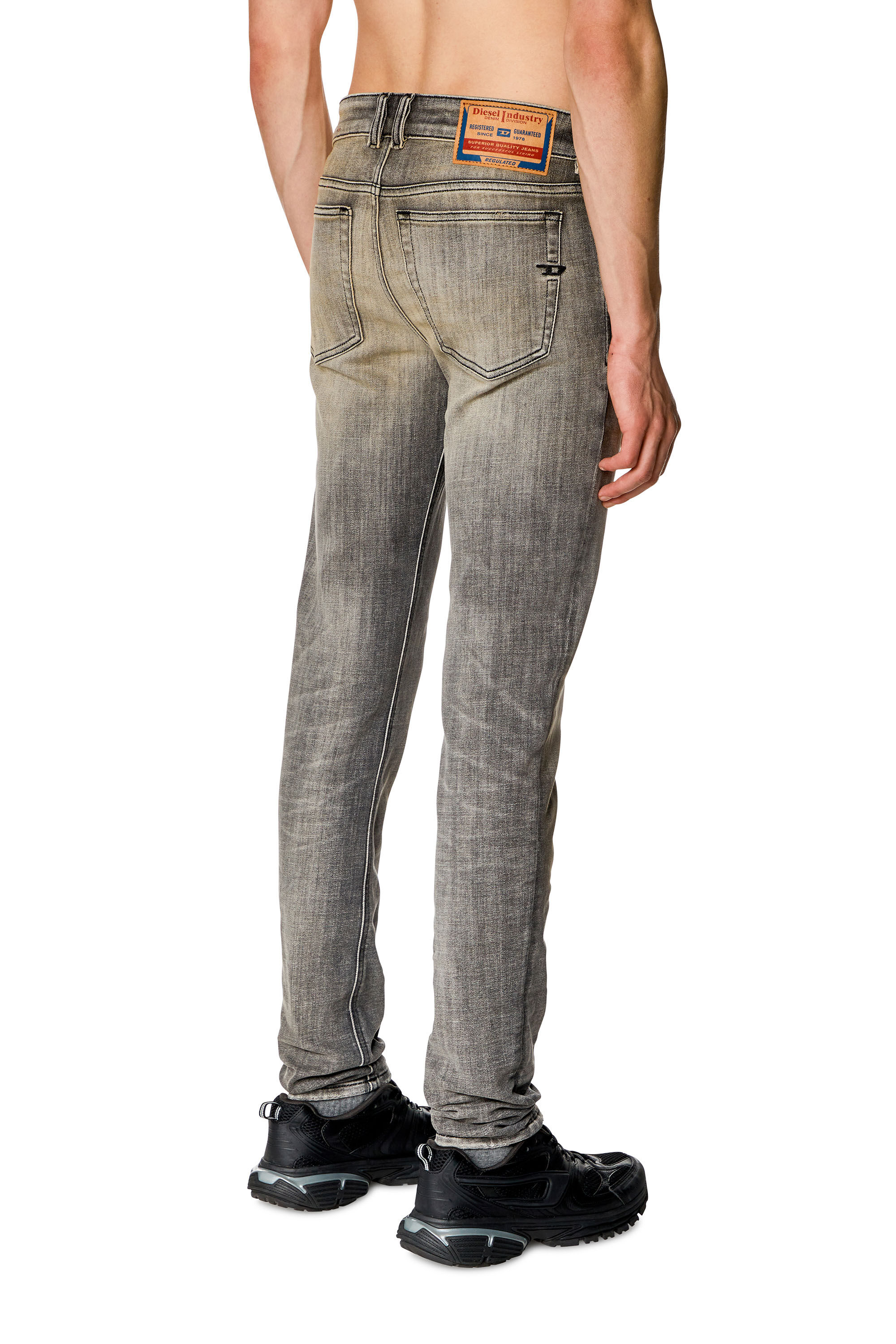 Jeans skinny grigi uomo top