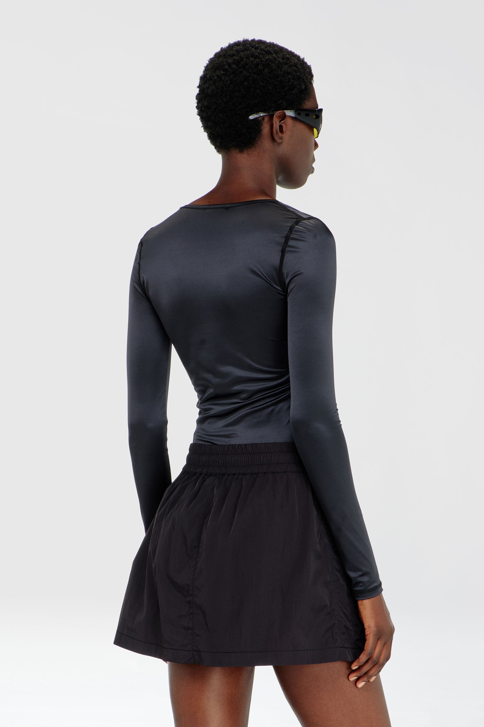 Diesel - T-ELPHIN-LS, Top slim in nylon con scollo rotondo e ricamo Logo Oval D Donna in Nero - 4
