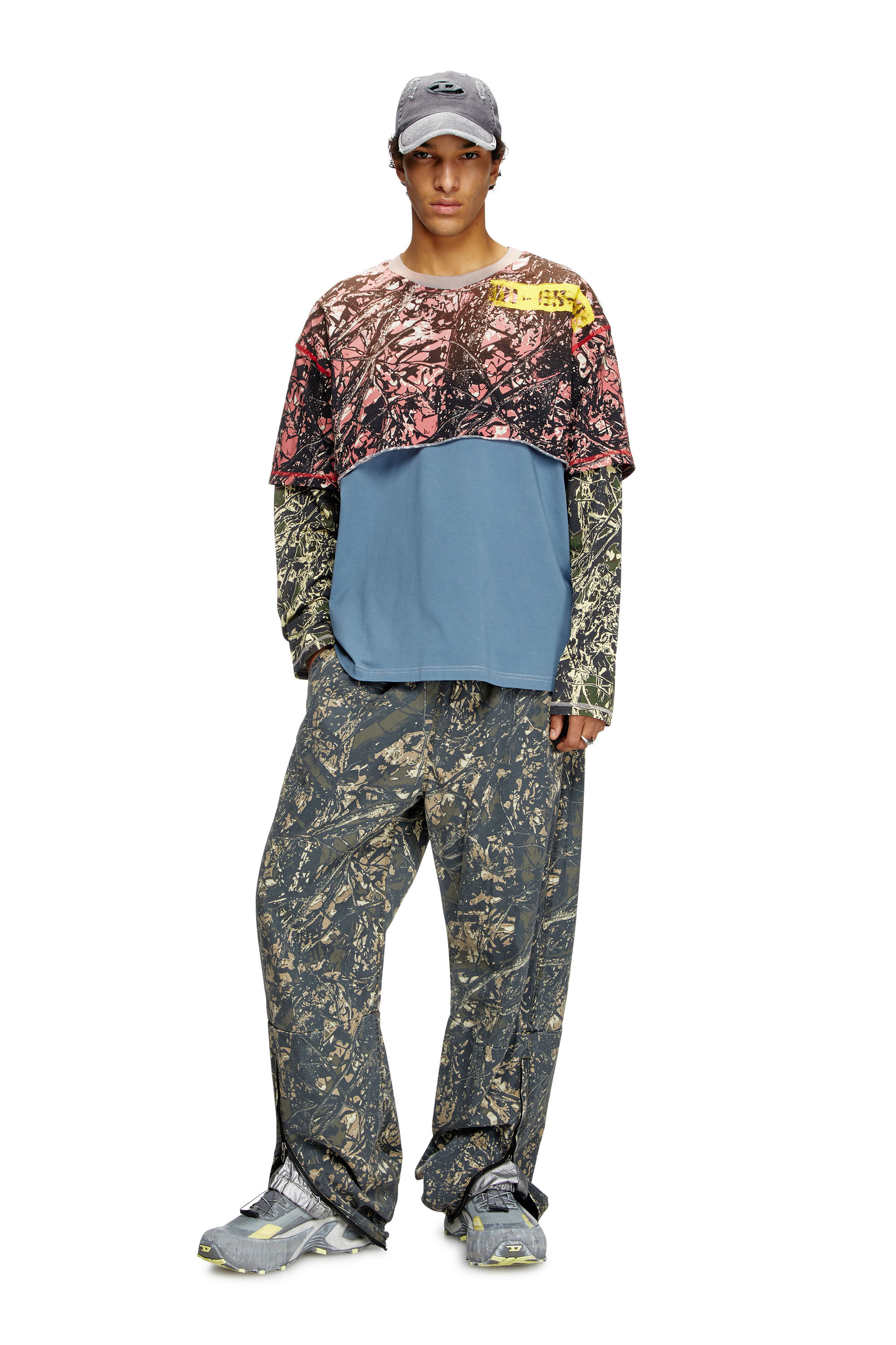 Diesel - T-BESH-CAMOU, T-shirt a strati con stampa camouflage Uomo in Multicolor - 1