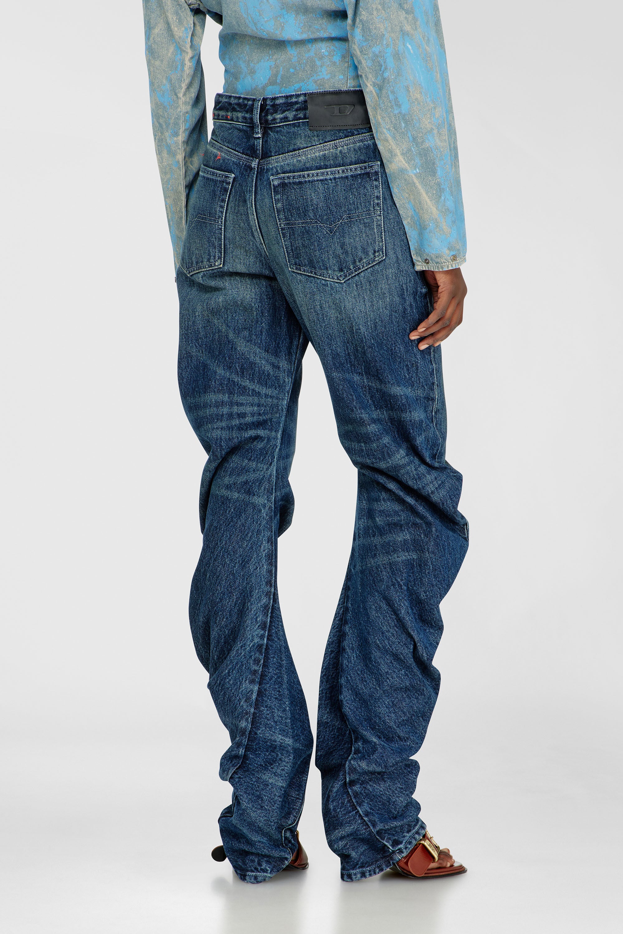 Diesel - Regular Jeans D-Twisty 007FZ Donna, Blu Scuro - Image 5