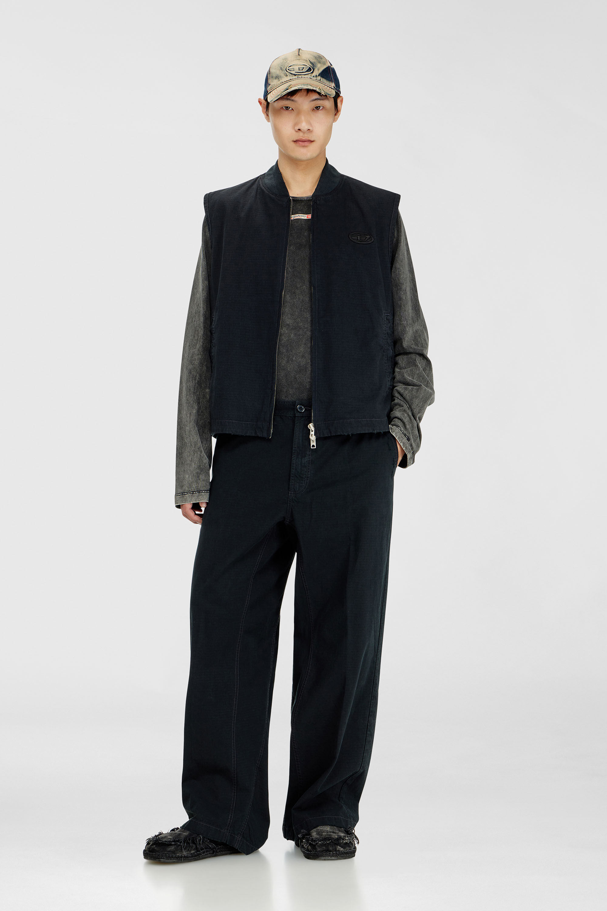 Diesel - P-BALL, Pantaloni in ripstop di cotone con fibbie laterali Uomo in Nero - 1