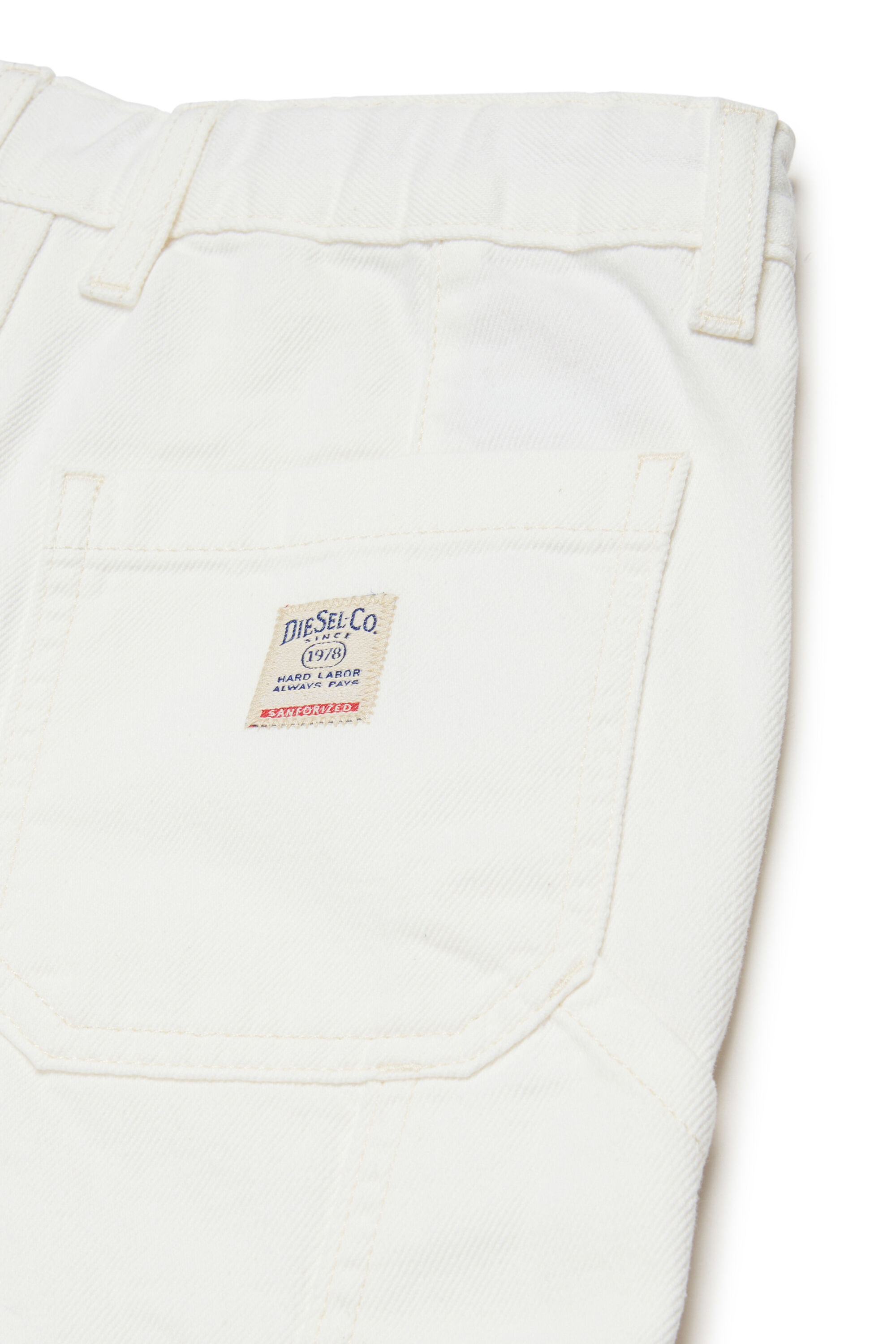 D-BART-SHORT-J, Bianco