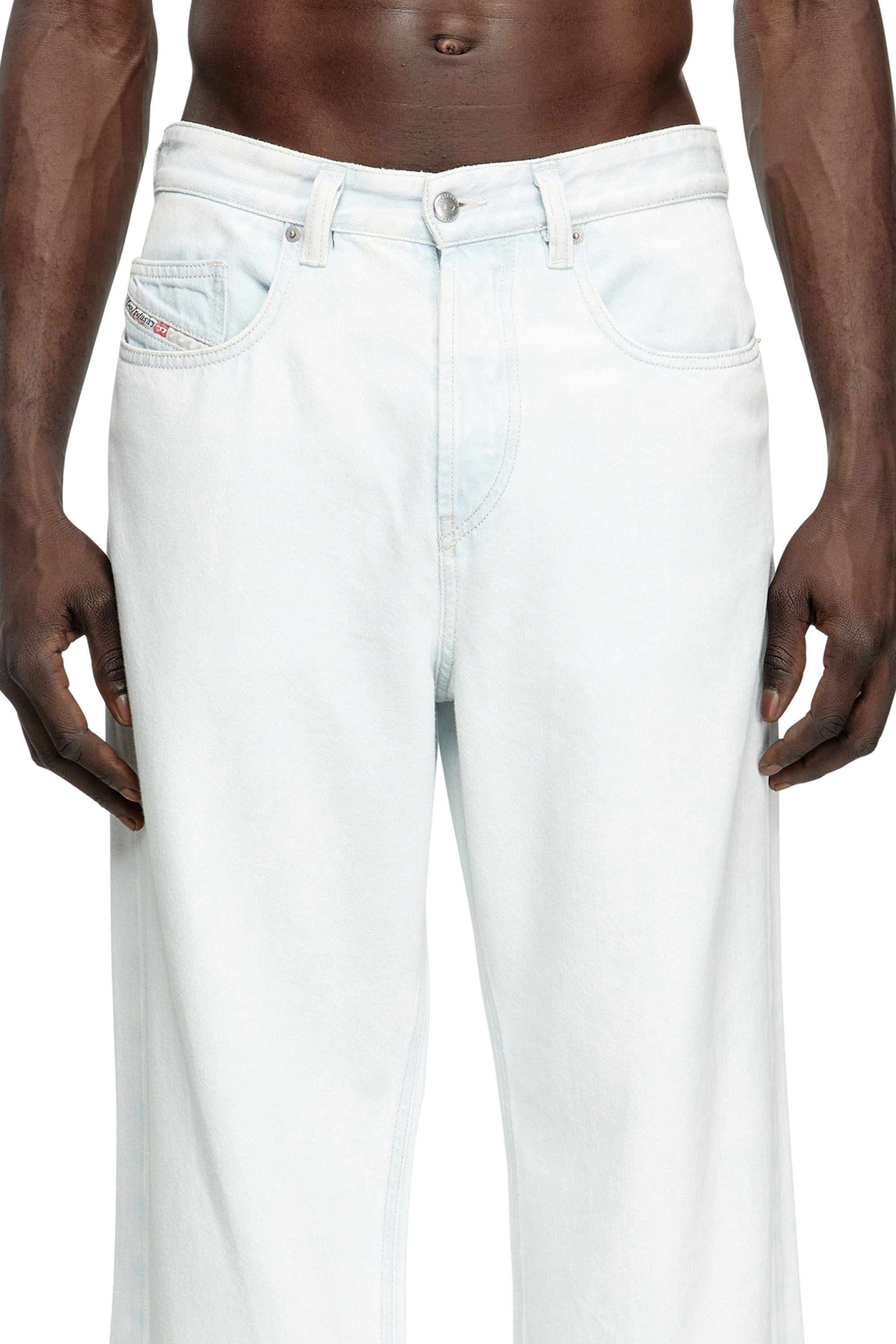 Diesel - Relaxed Jeans 2001 D-Macro 09M08 Uomo, Blu Chiaro - Image 5