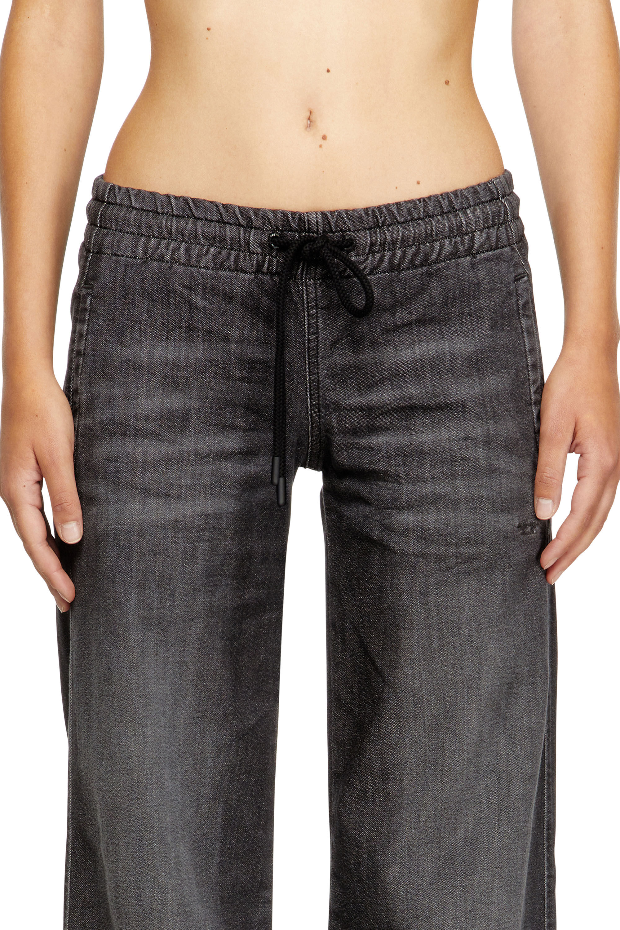Diesel - Relaxed 2078 D-Ainty Joggjeans® 09M66 Donna, Nero/Grigio scuro - Image 5