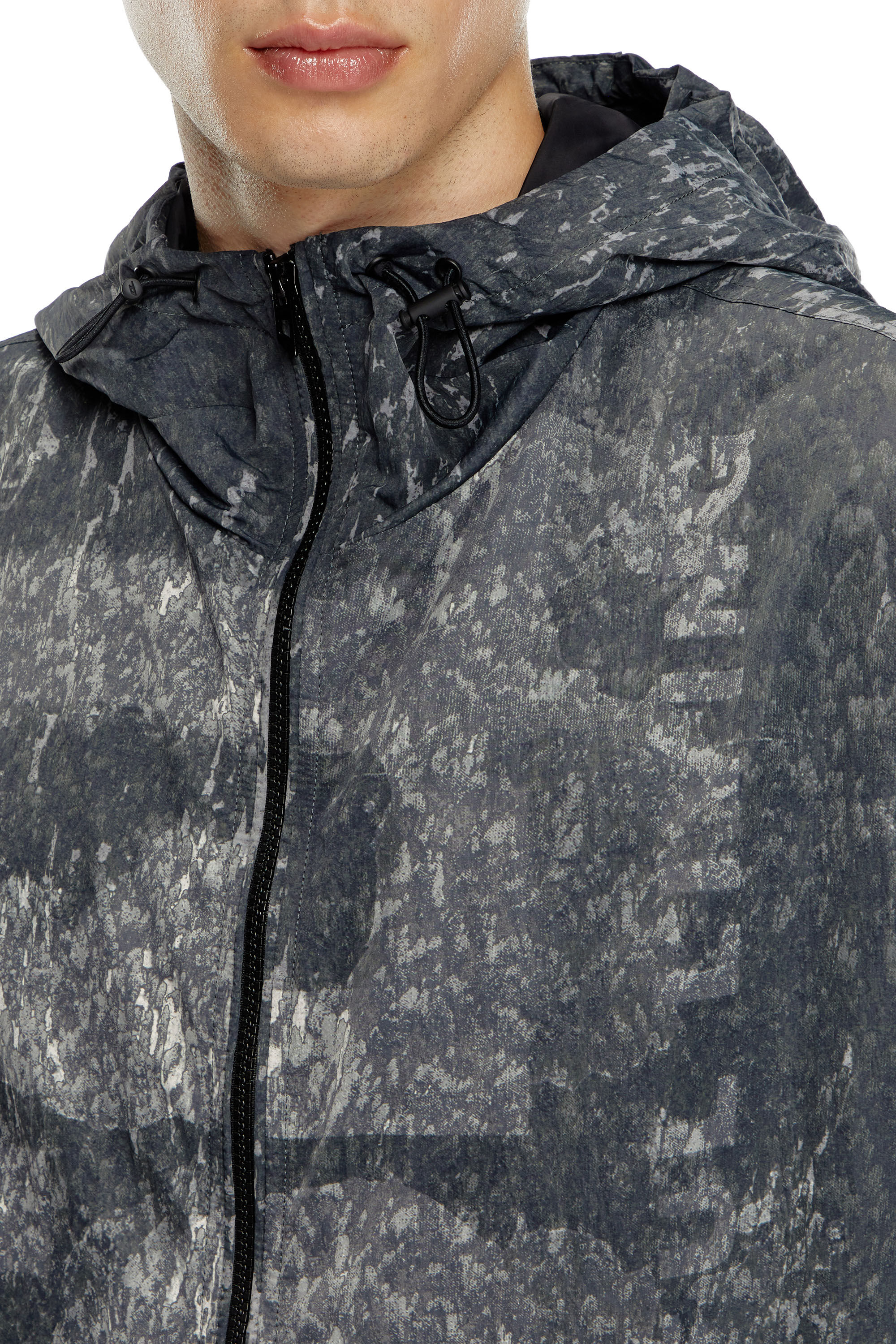 Diesel - J-BRICK, Giacca a vento con cappuccio Rain Camo Uomo in Nero - 5