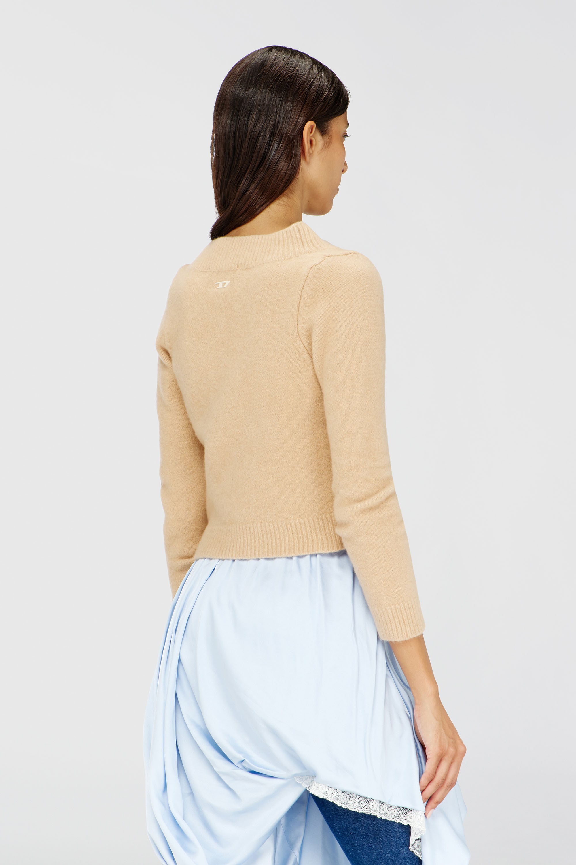 Diesel - M-AVA, Cardigan cropped in maglia wrinkled lavorata a caldo Donna in Beige - 4