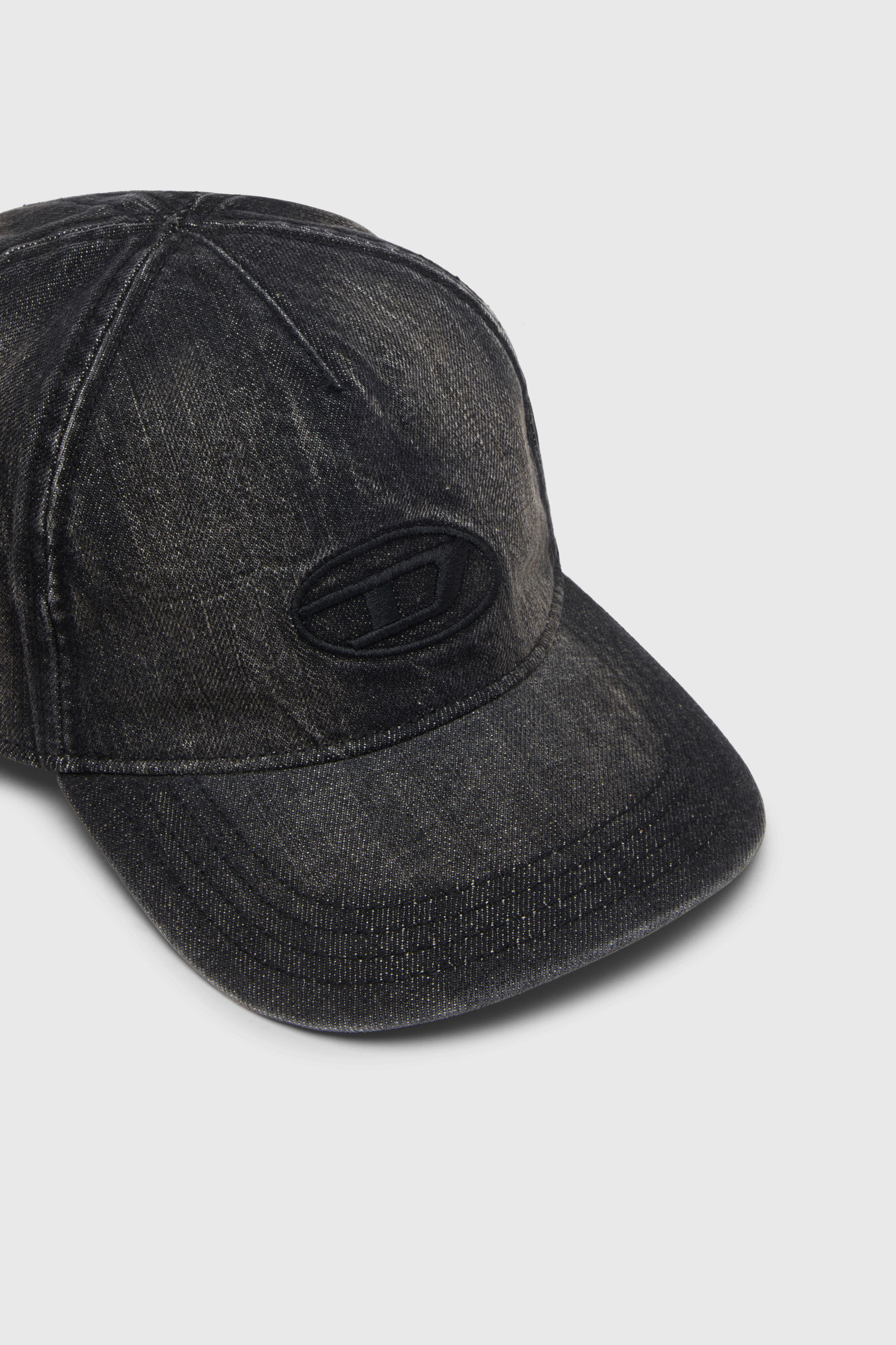 Diesel - C-ENIC, Cappellino in denim con dettagli sfrangiati e logo ricamato Uomo in Nero - 3