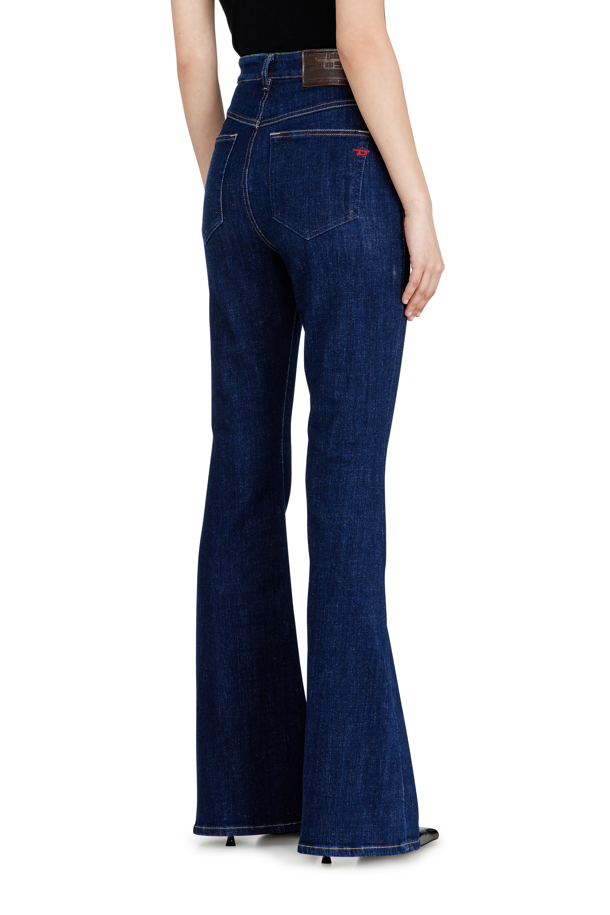 Diesel - Bootcut Jeans 1973 D-Partt 09Q03 Donna, Blu Scuro - Image 5