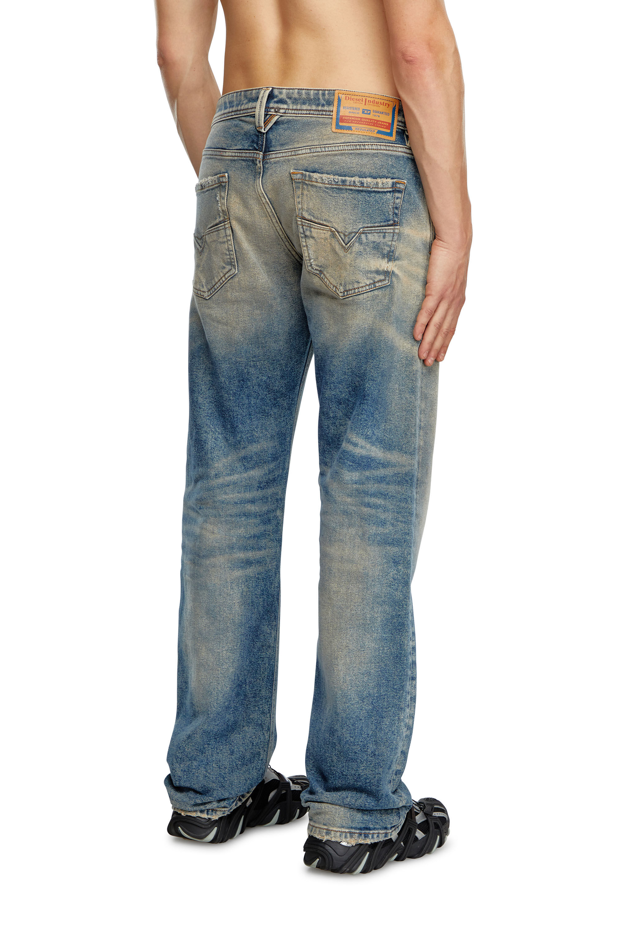 Men s Regular Jeans Medium blue Diesel 1985 Larkee