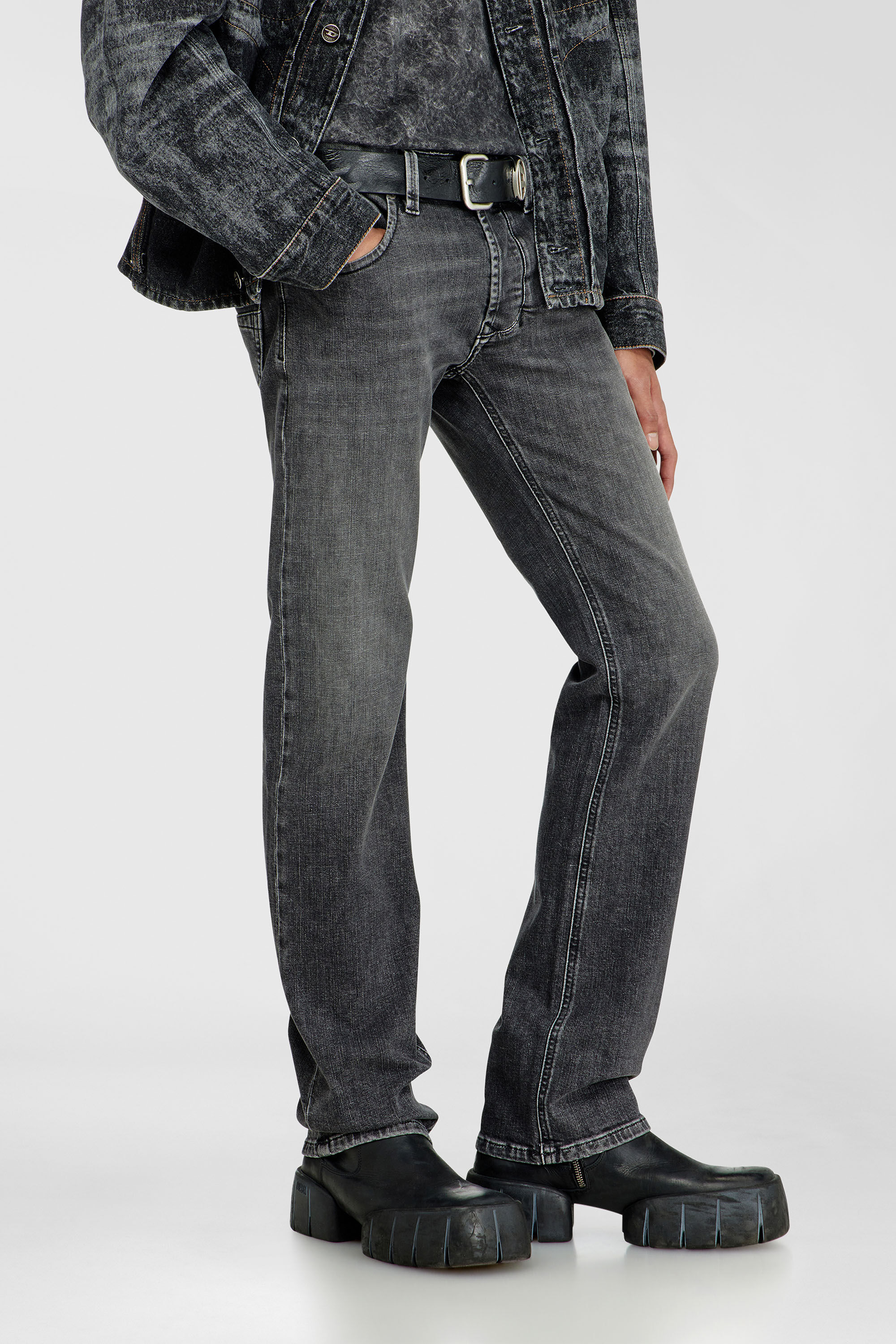 Diesel - Regular Jeans 1985 Larkee 0HDBD Uomo, Nero/Grigio scuro - Image 7