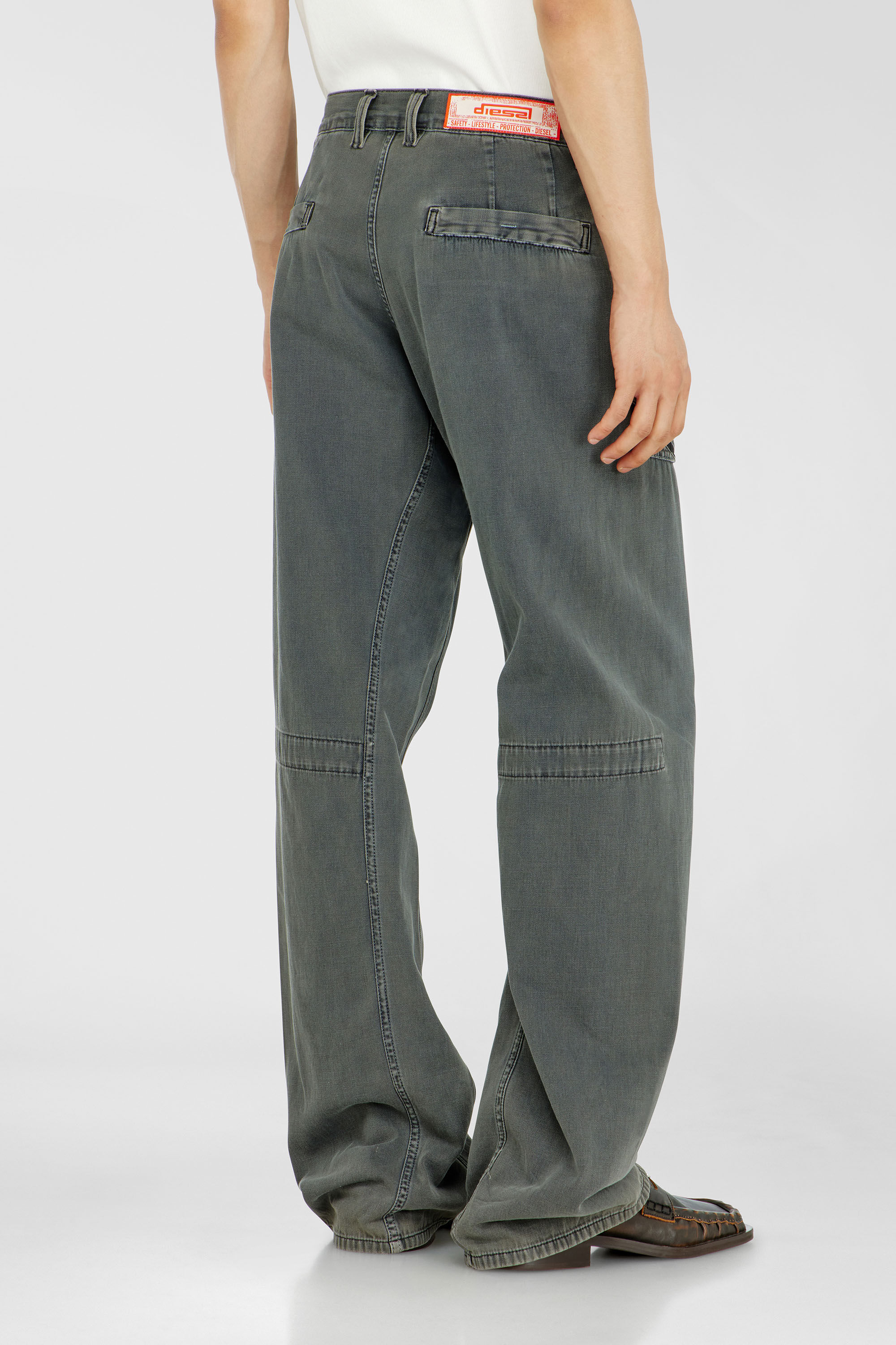 Diesel - Relaxed Jeans D-Zeta 068WR Uomo, Grigio - Image 5