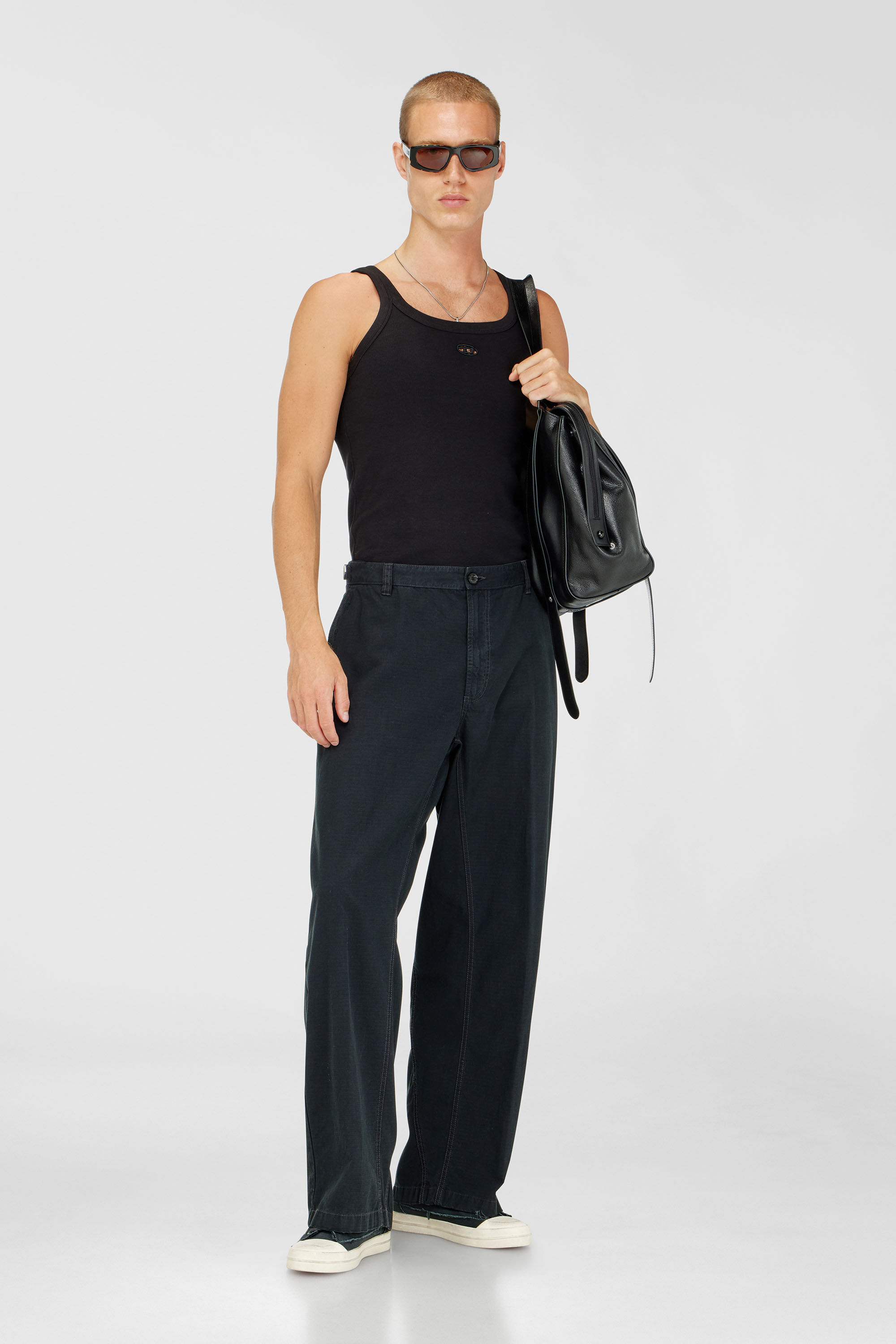 Diesel - T-WIFE-DCO, Canotta slim in cotone con logo Oval D Uomo in Nero - 1