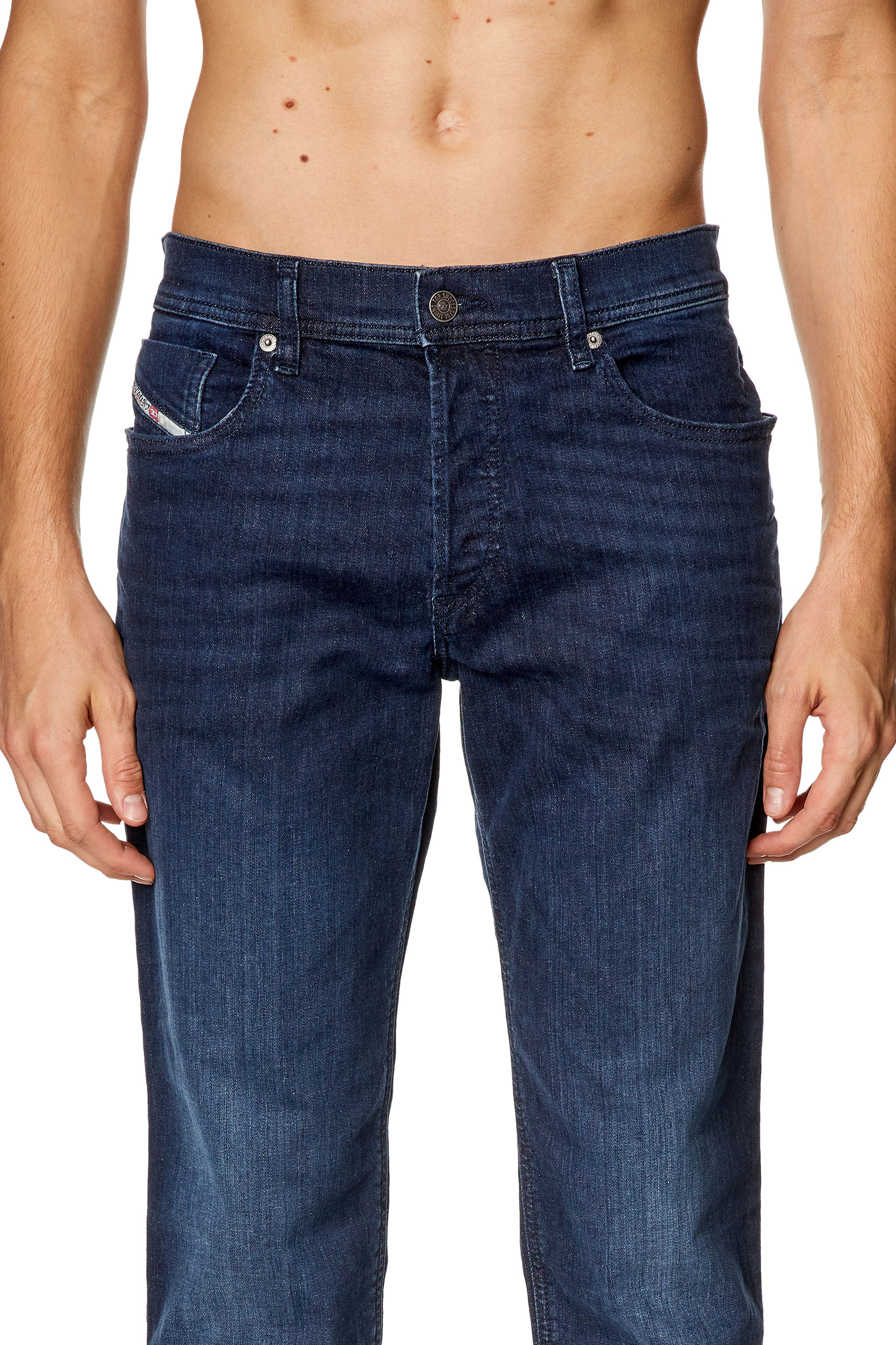 Diesel - Tapered Jeans 2023 D-Finitive 0CNAA, Blu Scuro - Image 5