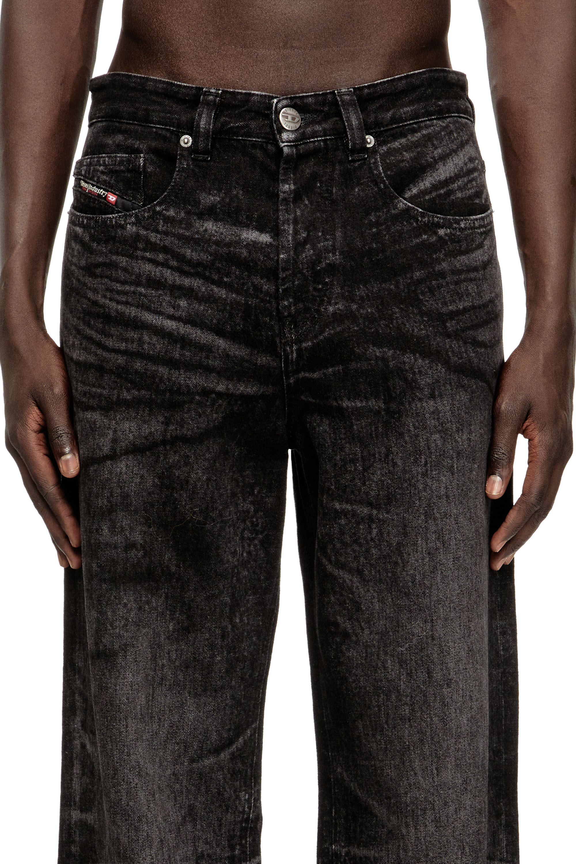 Diesel - Relaxed Jeans 2001 D-Macro 007DB Uomo, Nero/Grigio scuro - Image 5