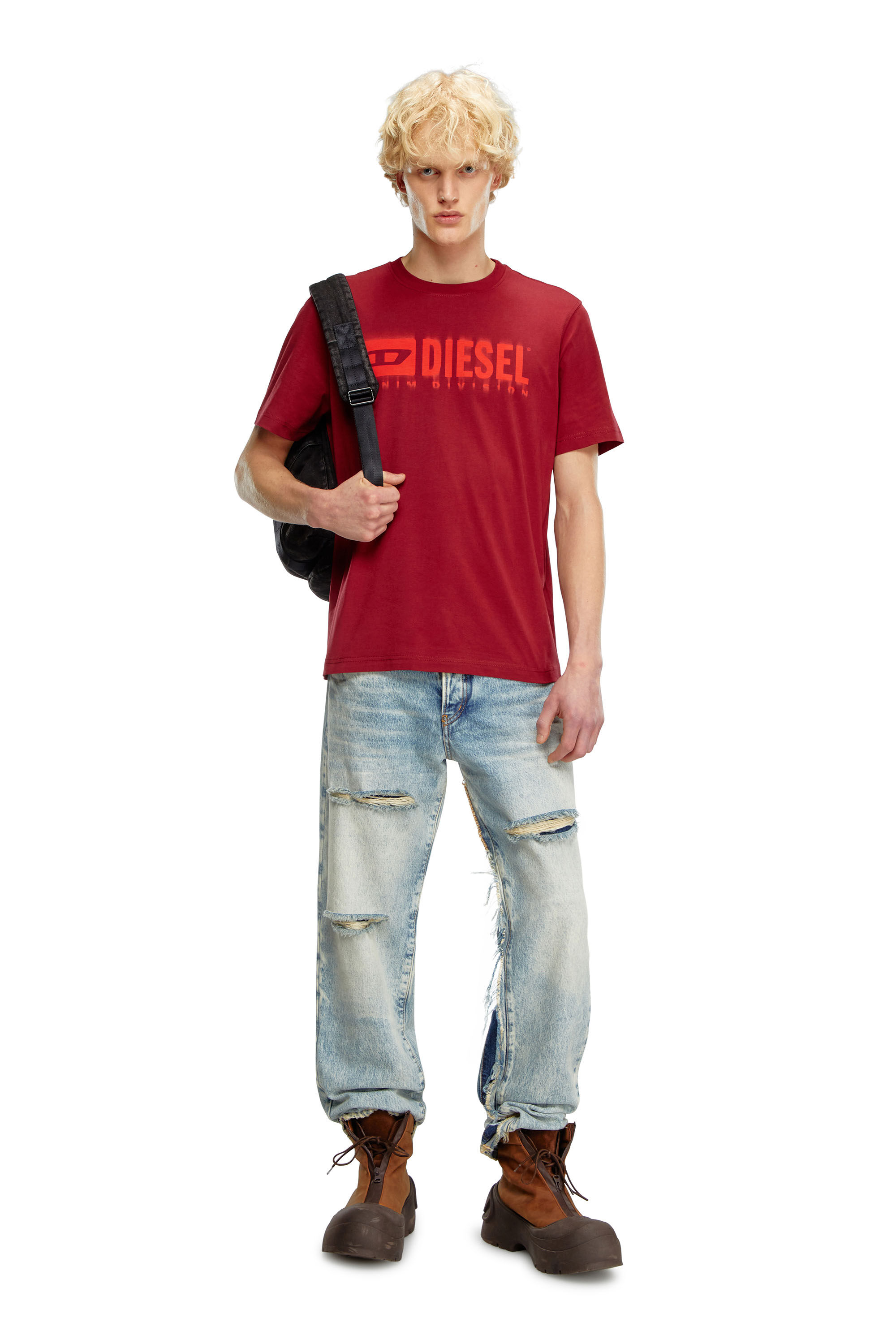 Diesel - T-ADJUST-Q7, Uomo T-shirt con logo Diesel sfumato in Rosso - Image 1