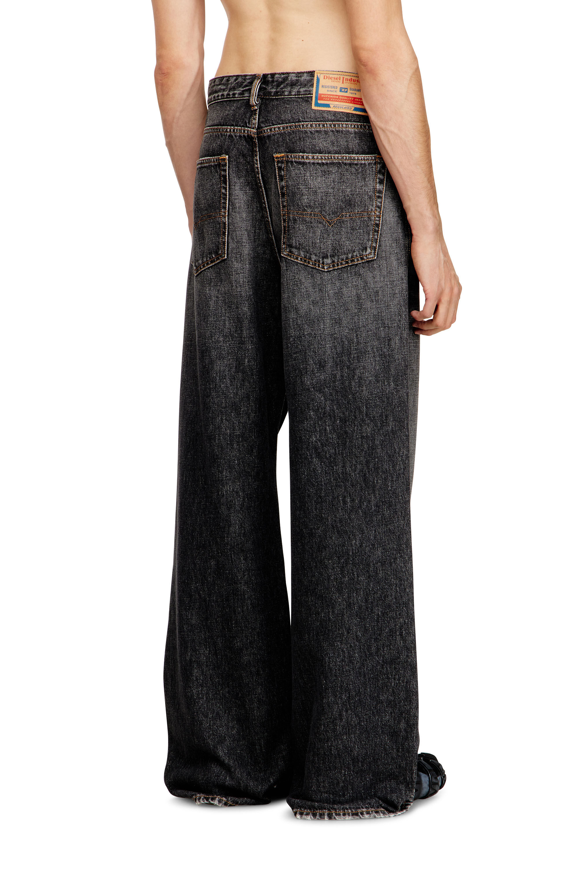 Diesel - Relaxed Jeans D-Rise 007DN Uomo, Nero/Grigio scuro - Image 4