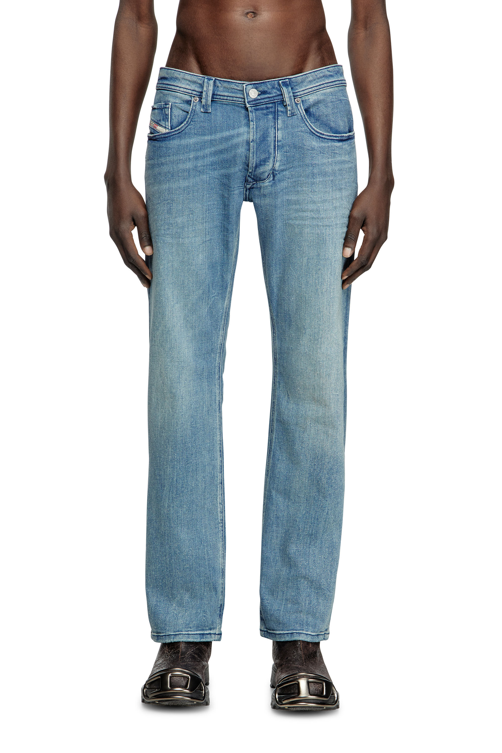 Diesel - Regular Jeans 1985 Larkee 0BMBW Uomo, Blu medio - Image 3