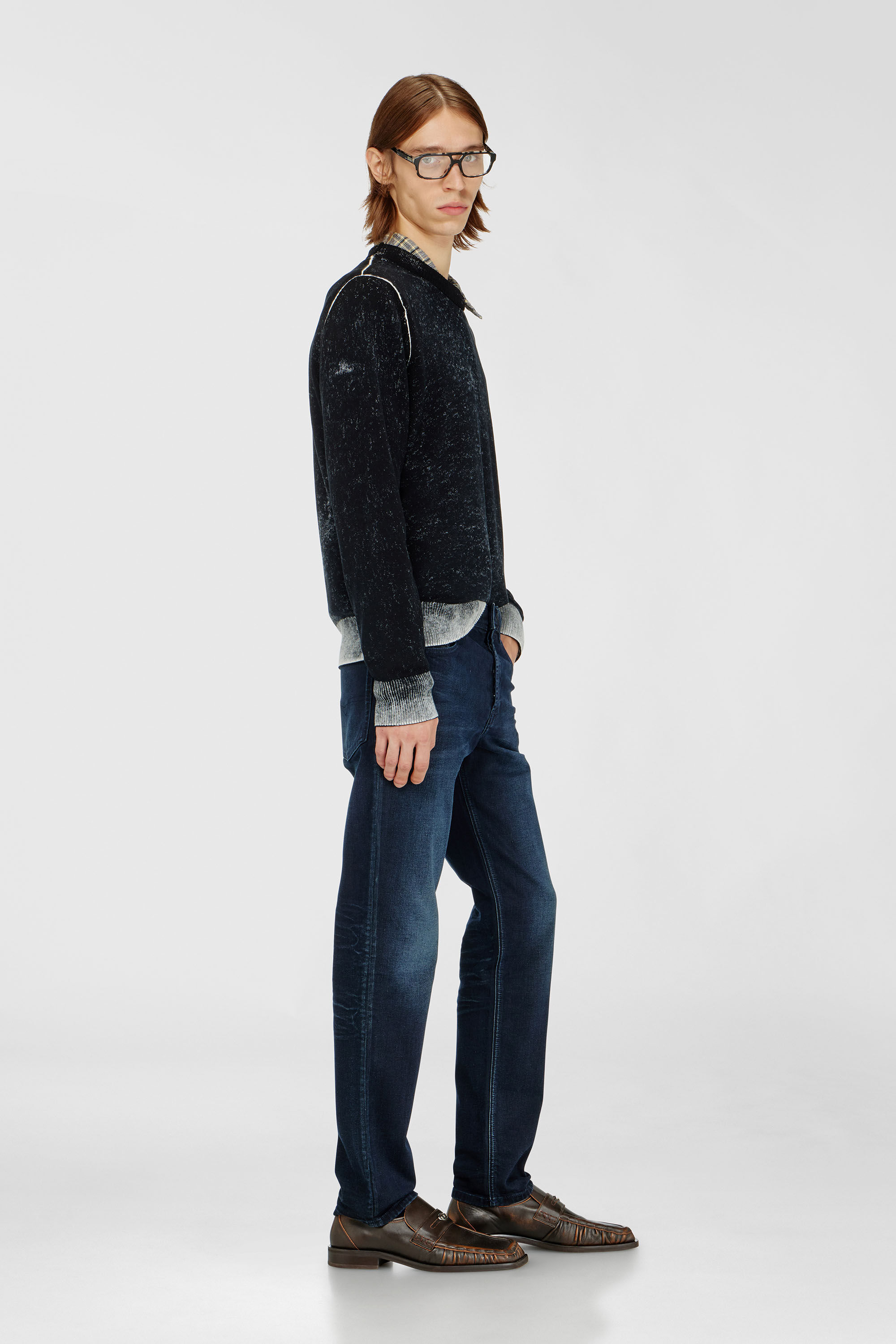 Diesel - Regular Jeans 2023 D-Finitive 0BMBX Uomo, Blu Scuro - Image 2