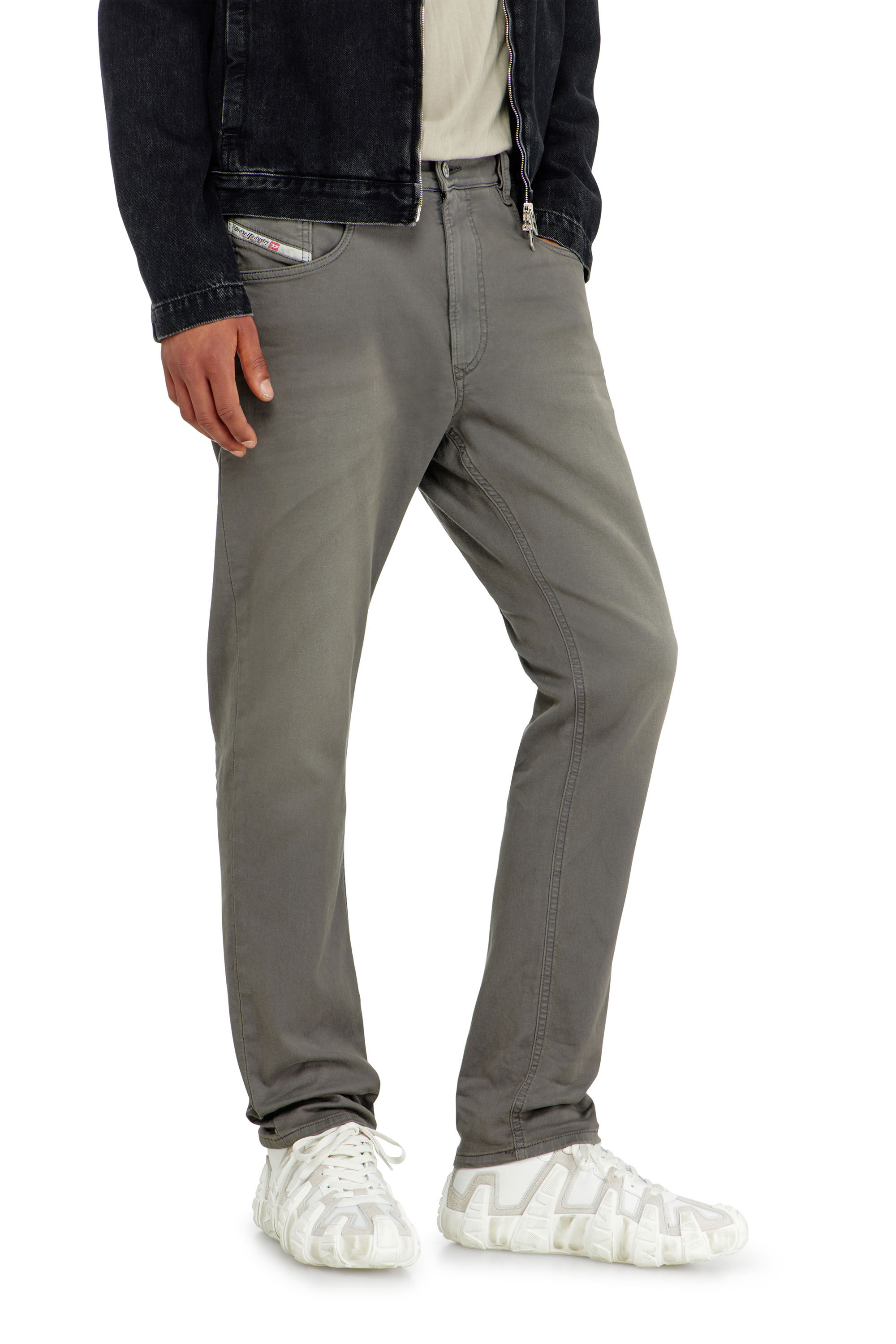Diesel - Regular 2032 D-Krooley-BW Joggjeans&reg; 0670M Uomo, Grigio - Image 5