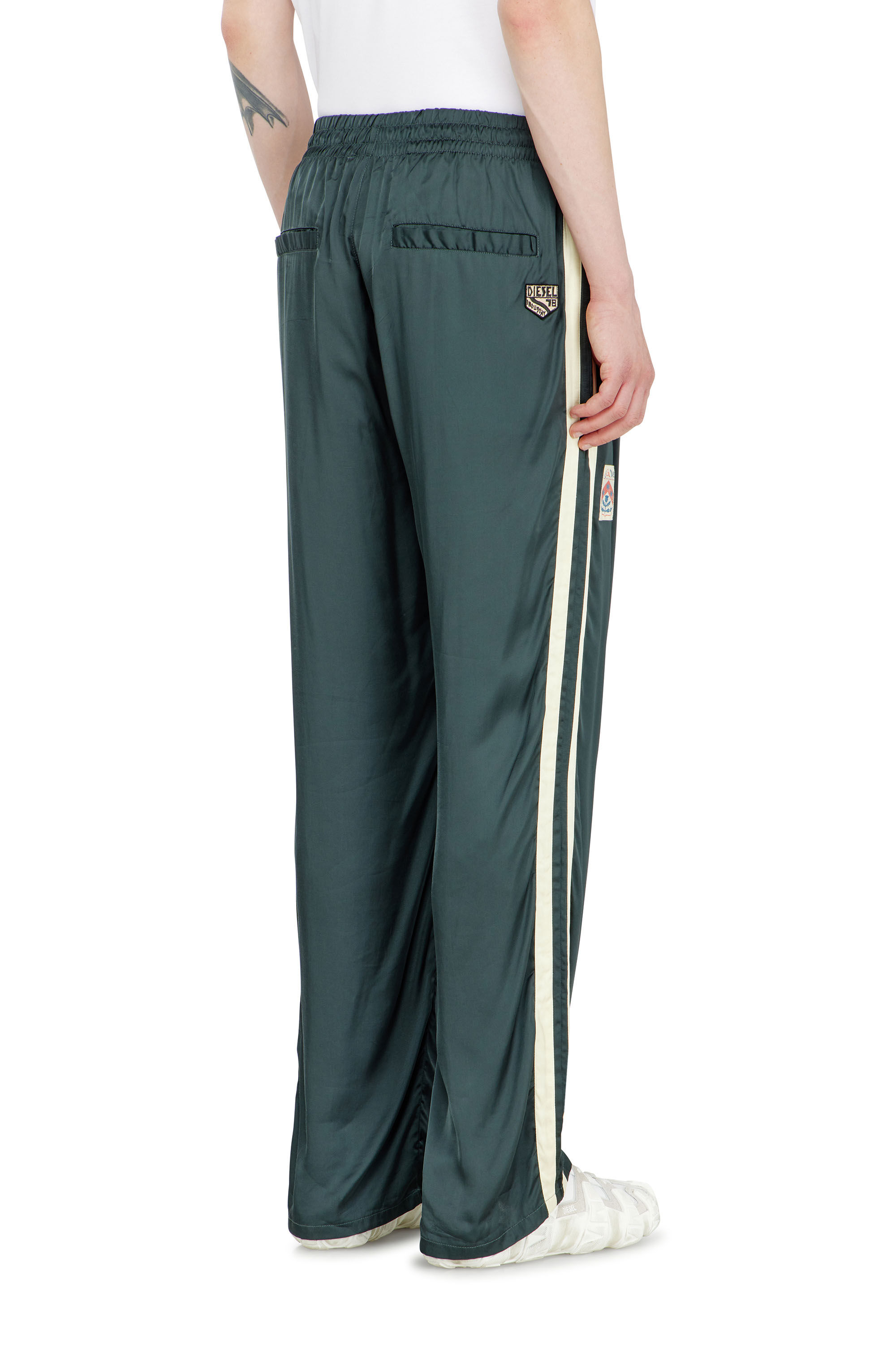 Diesel - P-ANNU, Pantaloni da tuta in raso con patch Uomo in ToBeDefined - 4
