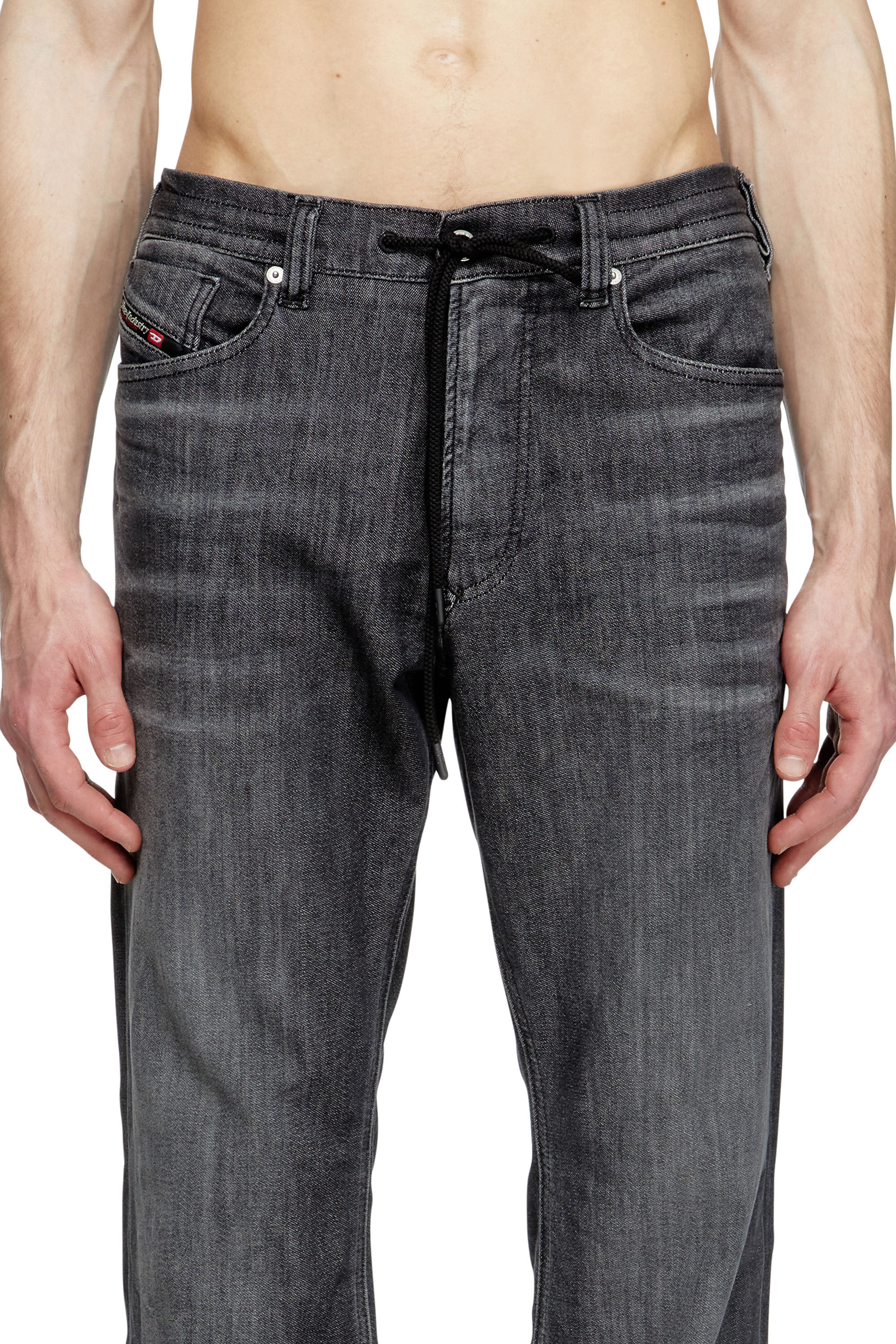 Diesel - Relaxed 2080 D-Reel Joggjeans® 09M66 Uomo, Nero/Grigio scuro - Image 5