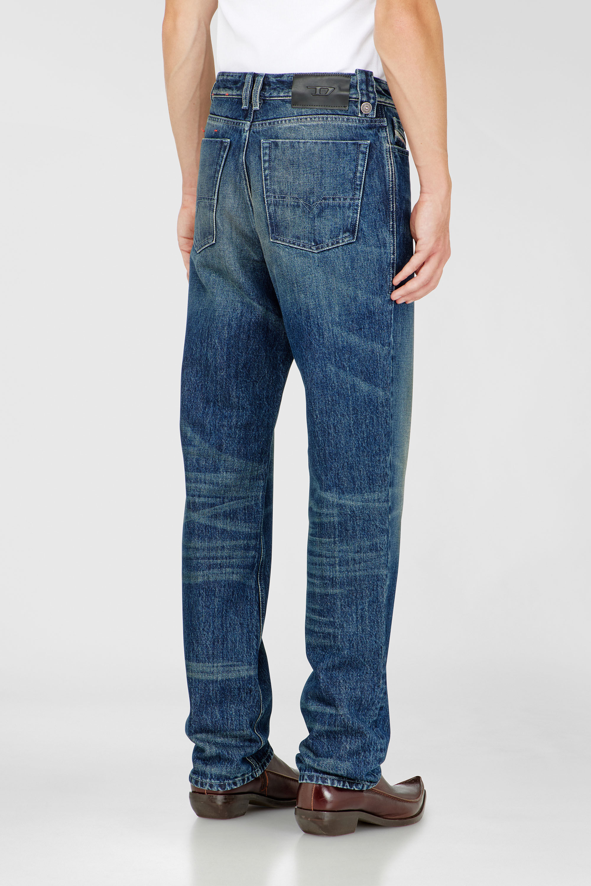 Diesel - Regular Jeans 1991 D-Voeed 007FZ Uomo, Blu Scuro - Image 5