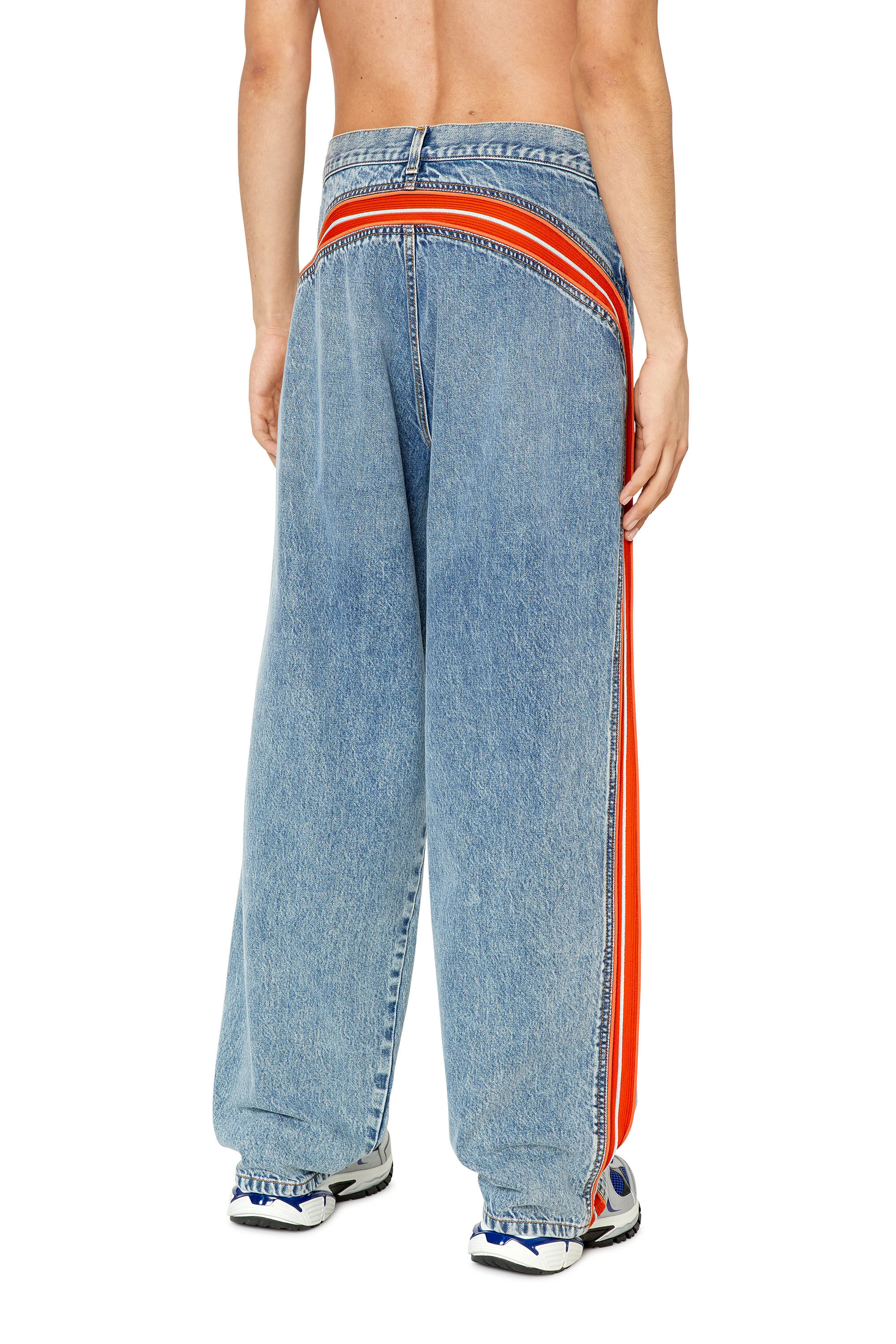 Diesel - Straight Jeans D-Vulkos 0EMAH Uomo, Blu Chiaro - Image 4