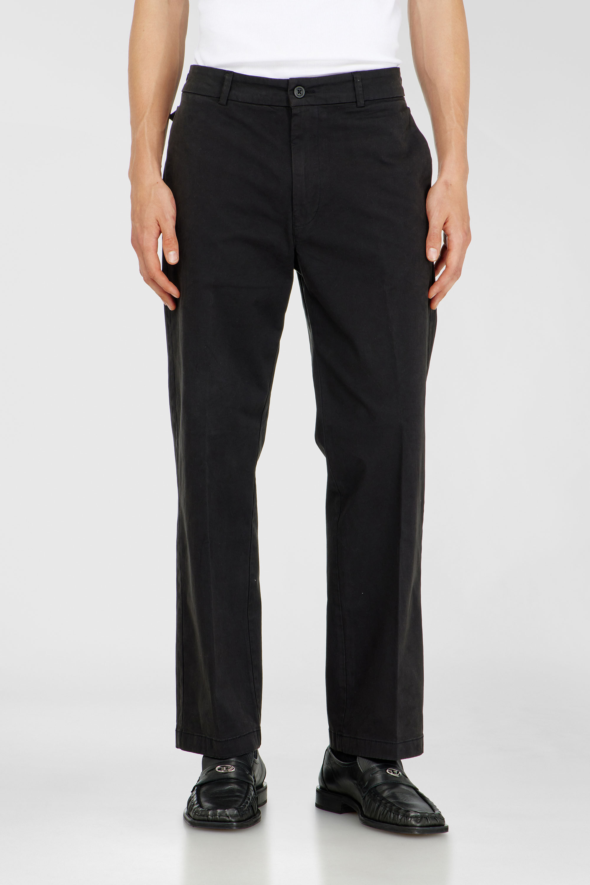 Diesel - P-LARS-VILLAGE-T92, Pantaloni in cotone con tasche laterali Uomo in Nero - 3