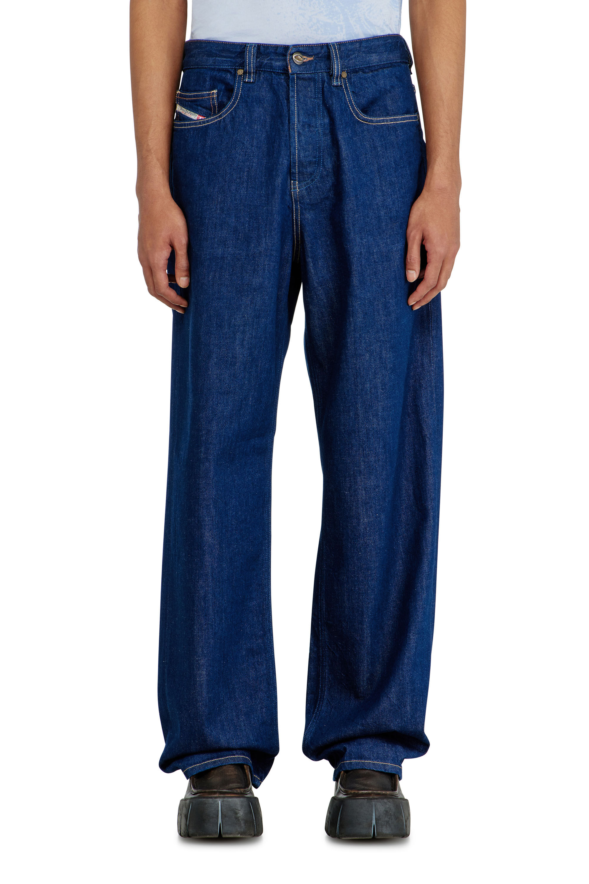 Diesel - Relaxed Jeans 2001 D-Macro 09Q09 Uomo, Blu Scuro - Image 4