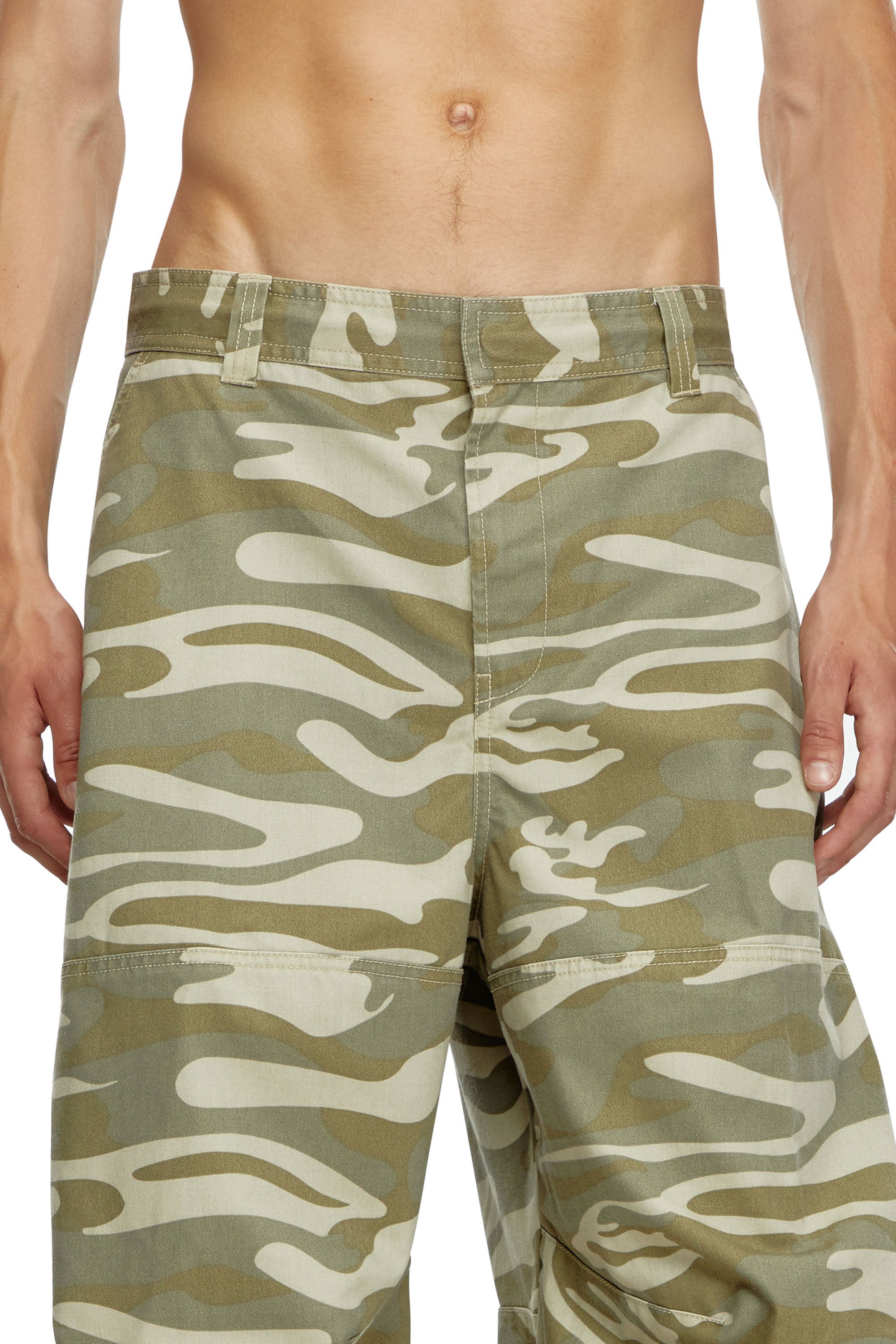 Diesel - P-ARNE-B, Uomo Pantaloni con tasche stampa camouflage in Verde - Image 5