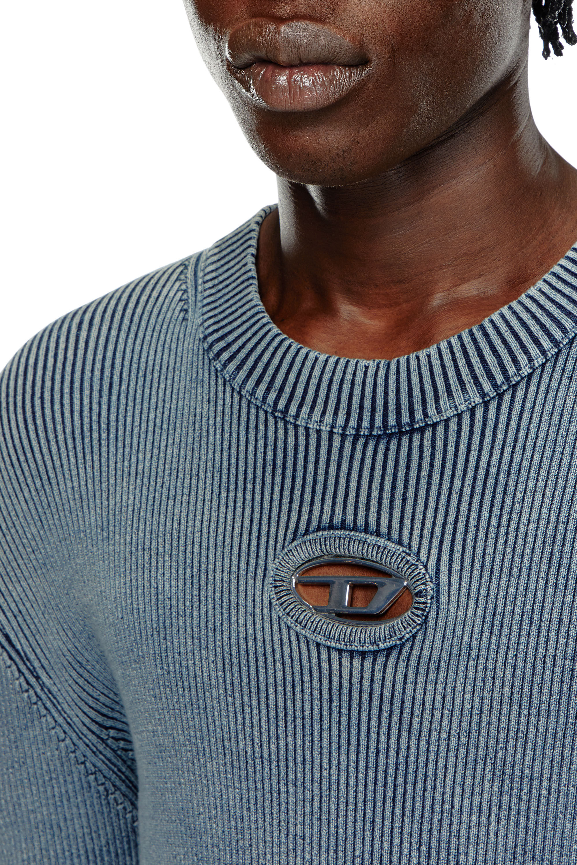 Maglia con logo Oval D cut-out Uomo | Blu | Diesel