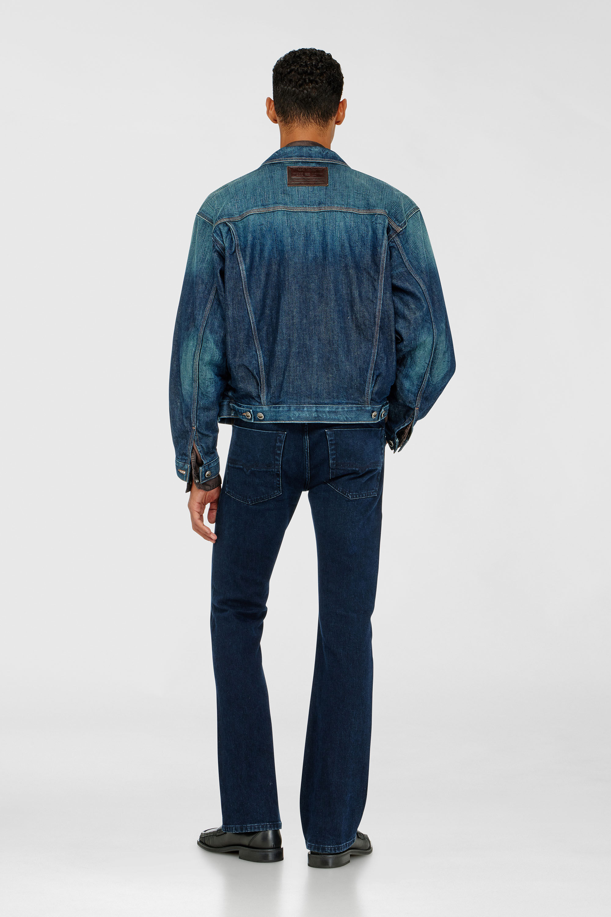 Diesel - Bootcut Jeans 2007 Zatiny 0KBBJ Uomo, Blu Scuro - Image 3