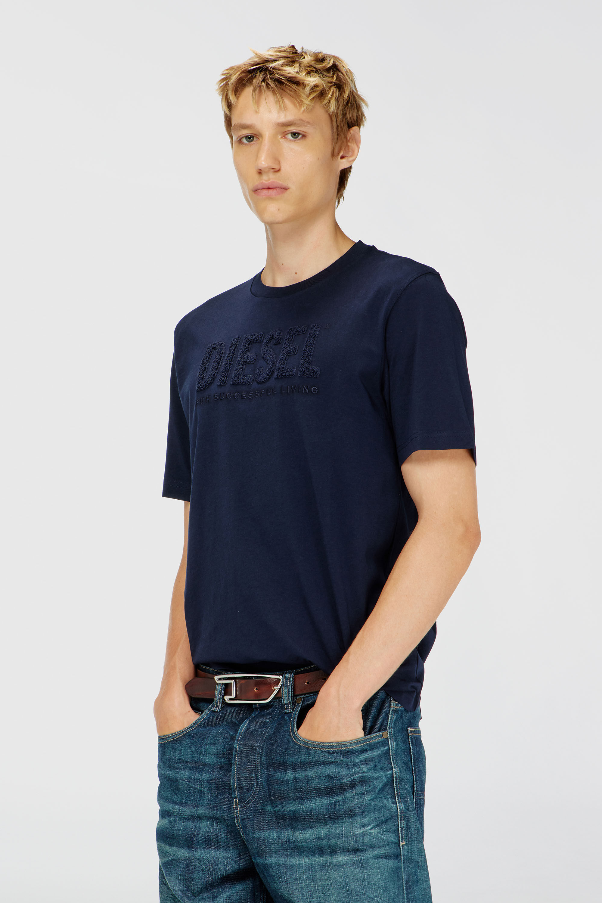 Diesel - T-JUST-OVA-T92, T-shirt in cotone con stampa logo Diesel tono su tono Uomo in Blu - 3