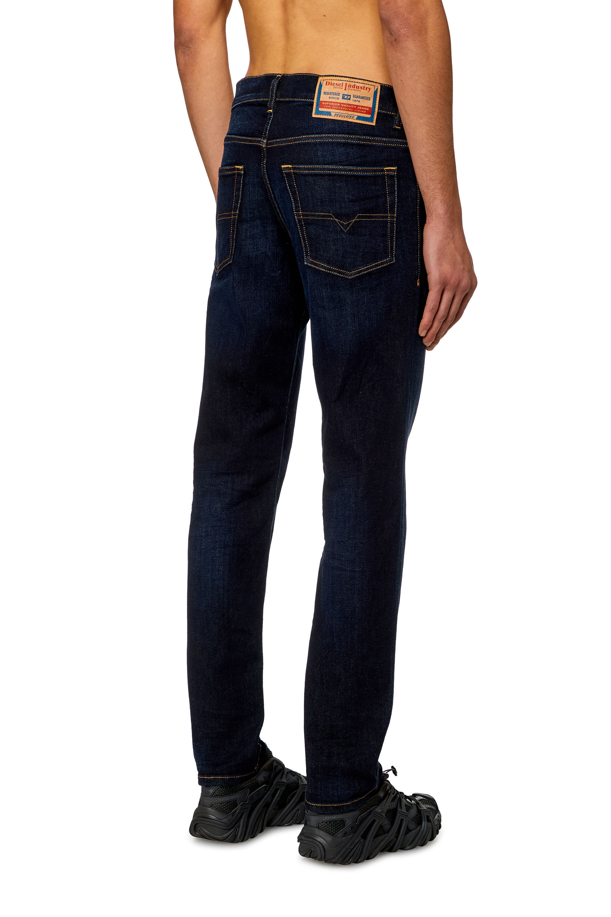 Diesel - Tapered Jeans 2023 D-Finitive 009ZS, Blu Scuro - Image 4