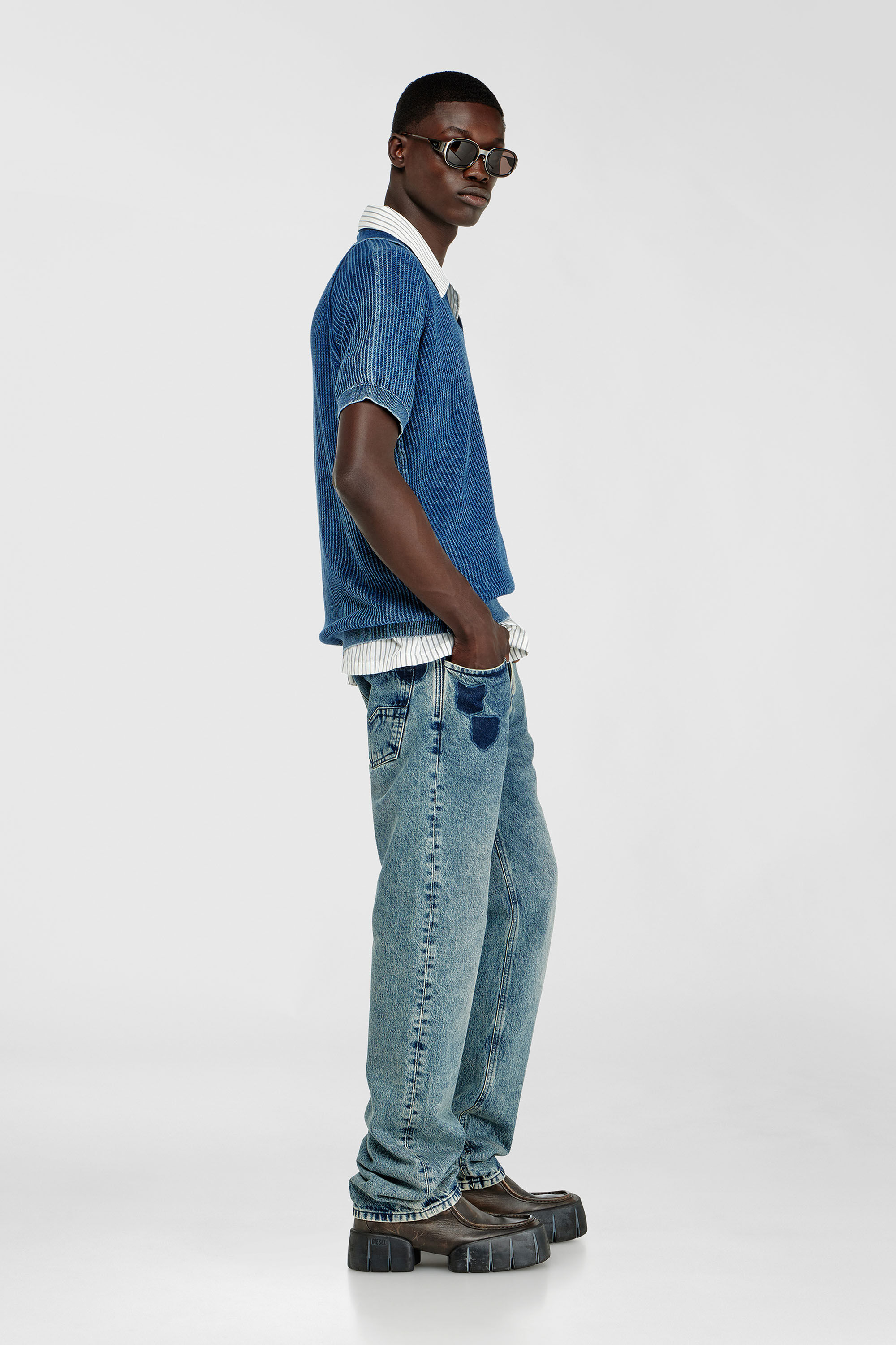 Diesel - Regular Jeans 1985 Larkee 0IFBV Uomo, Blu medio - Image 2