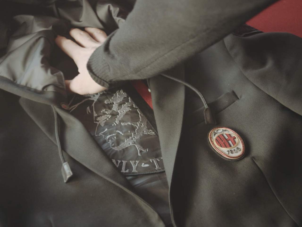 DIESEL X AC MILAN SPECIAL COLLECTION DIESEL X AC MILAN SPECIAL COLLECTION