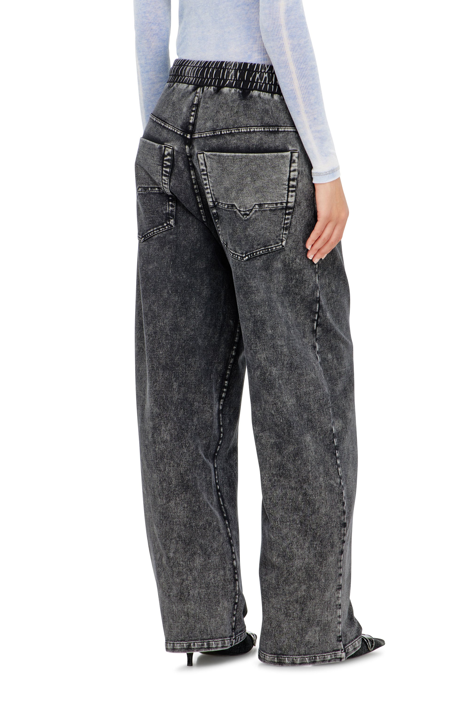 Diesel - P-STUKY, Pantaloni da tuta effetto denim Donna in Grigio - 3