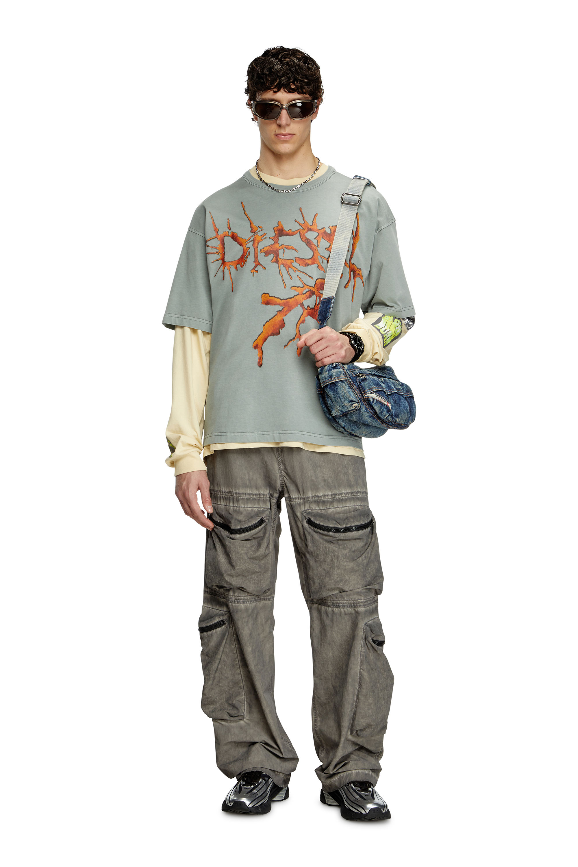 Diesel - T-BOXT-R28, T-shirt con grafiche tattoo Uomo in Grigio - 2