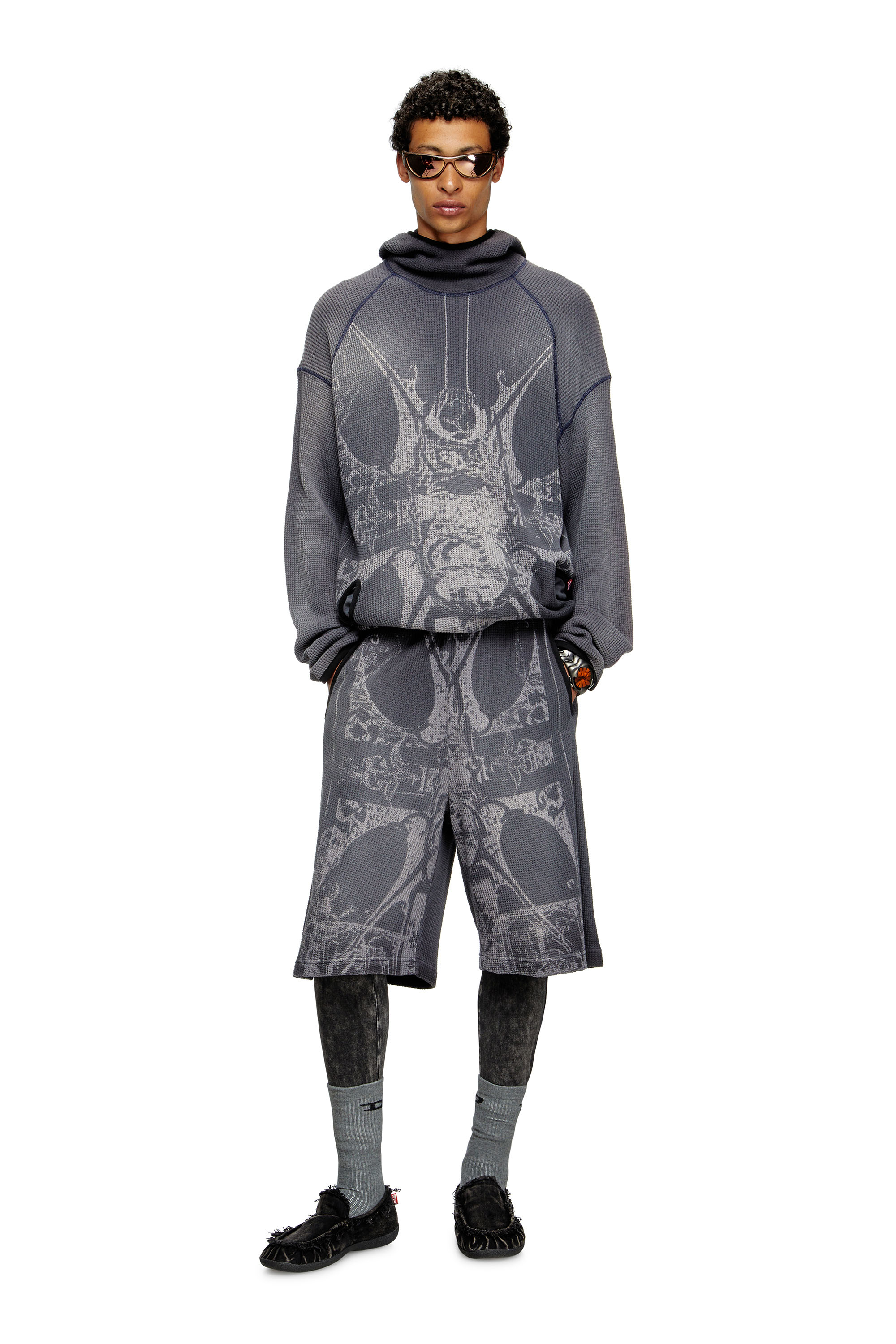 Diesel - P-WARKY-SHORT, Short con stampa medievale Uomo in Nero - 2