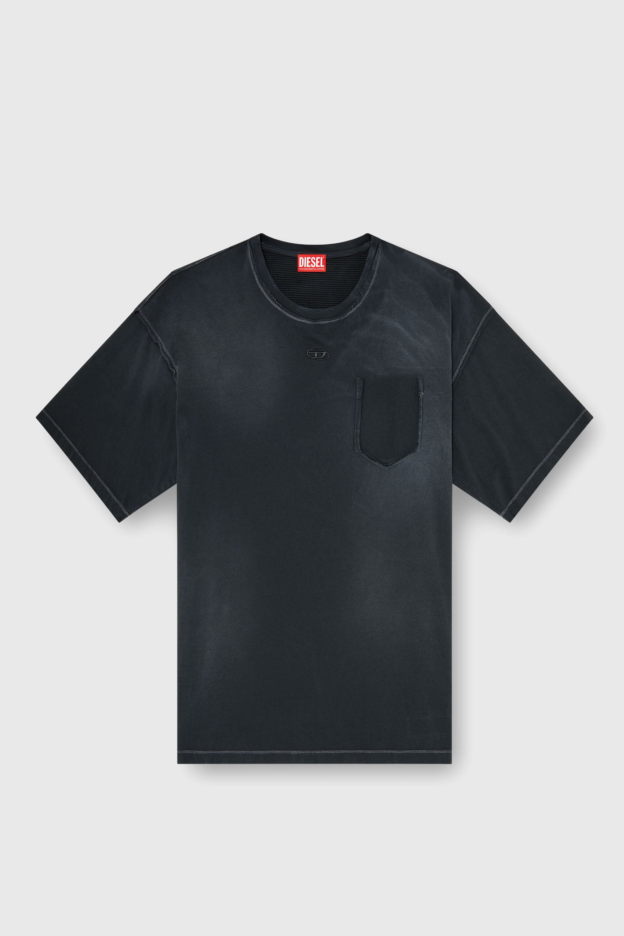 Diesel - T-POCK, T-shirt faded con taschino effetto ripped Uomo in Nero - 2