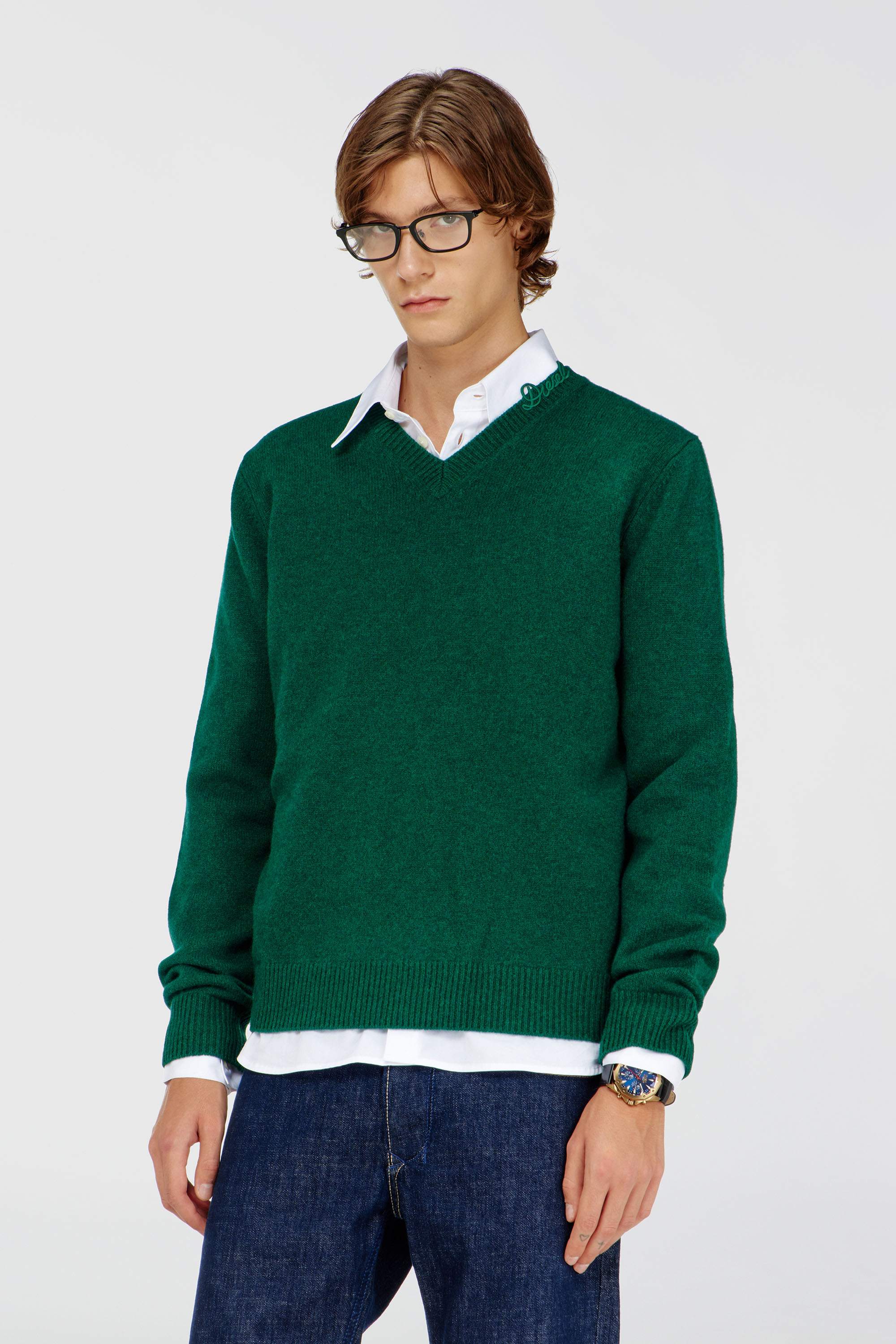 Diesel - K-IMER, Maglione in lana con scollo a V e logo sul collo Uomo in Verde - 1