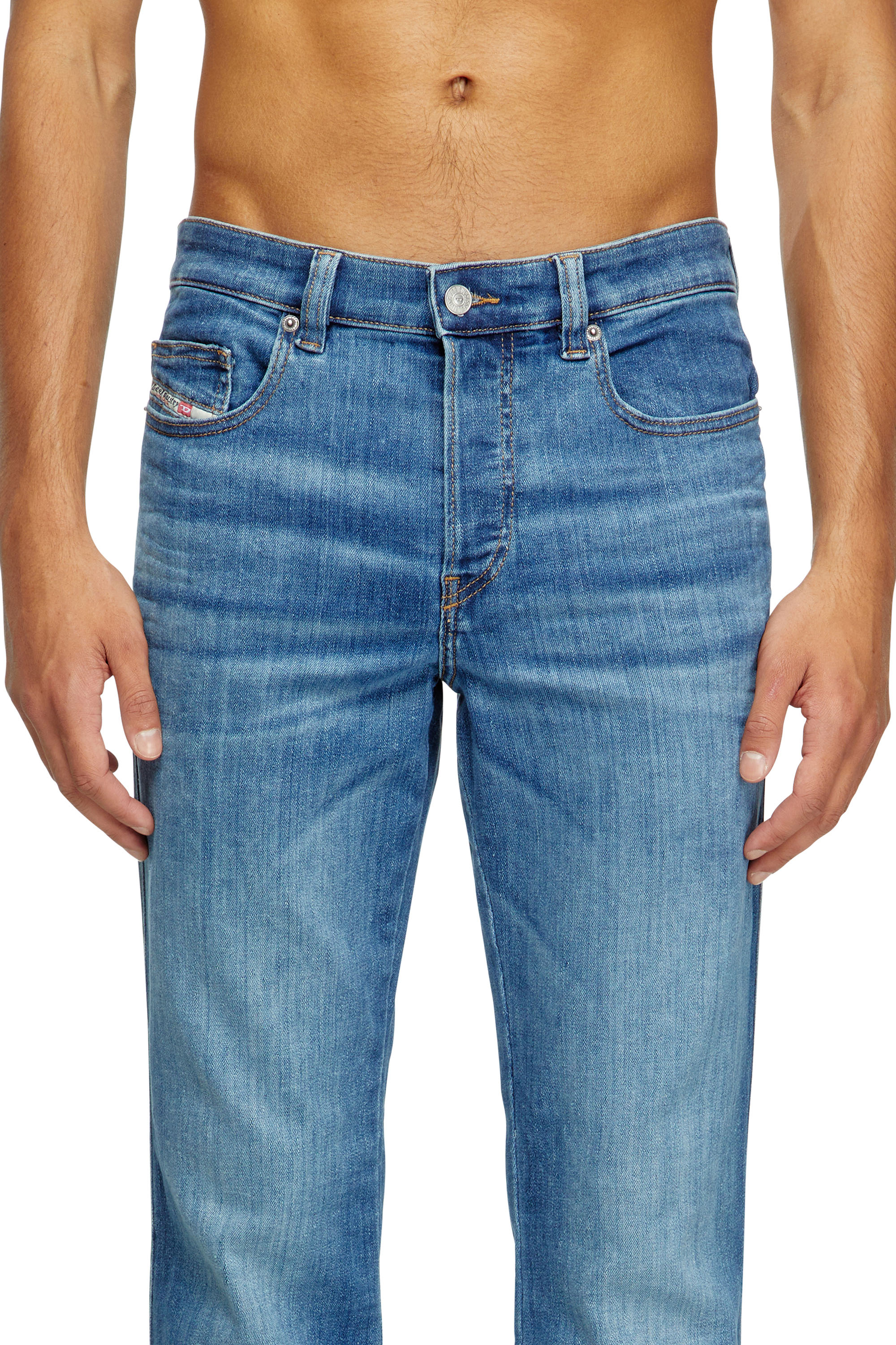 Diesel - Bootcut Jeans 1998 D-Buck 0GRDP Uomo, Blu medio - Image 5