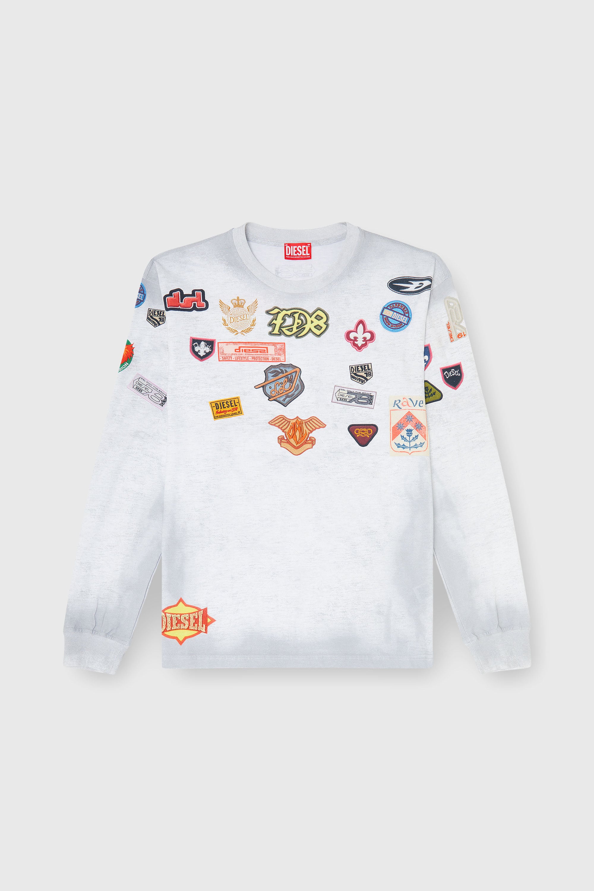 Diesel - T-NORME-LS-PATCHES, T-shirt a manica lunga con stampa patch all-over Uomo in Bianco - 2