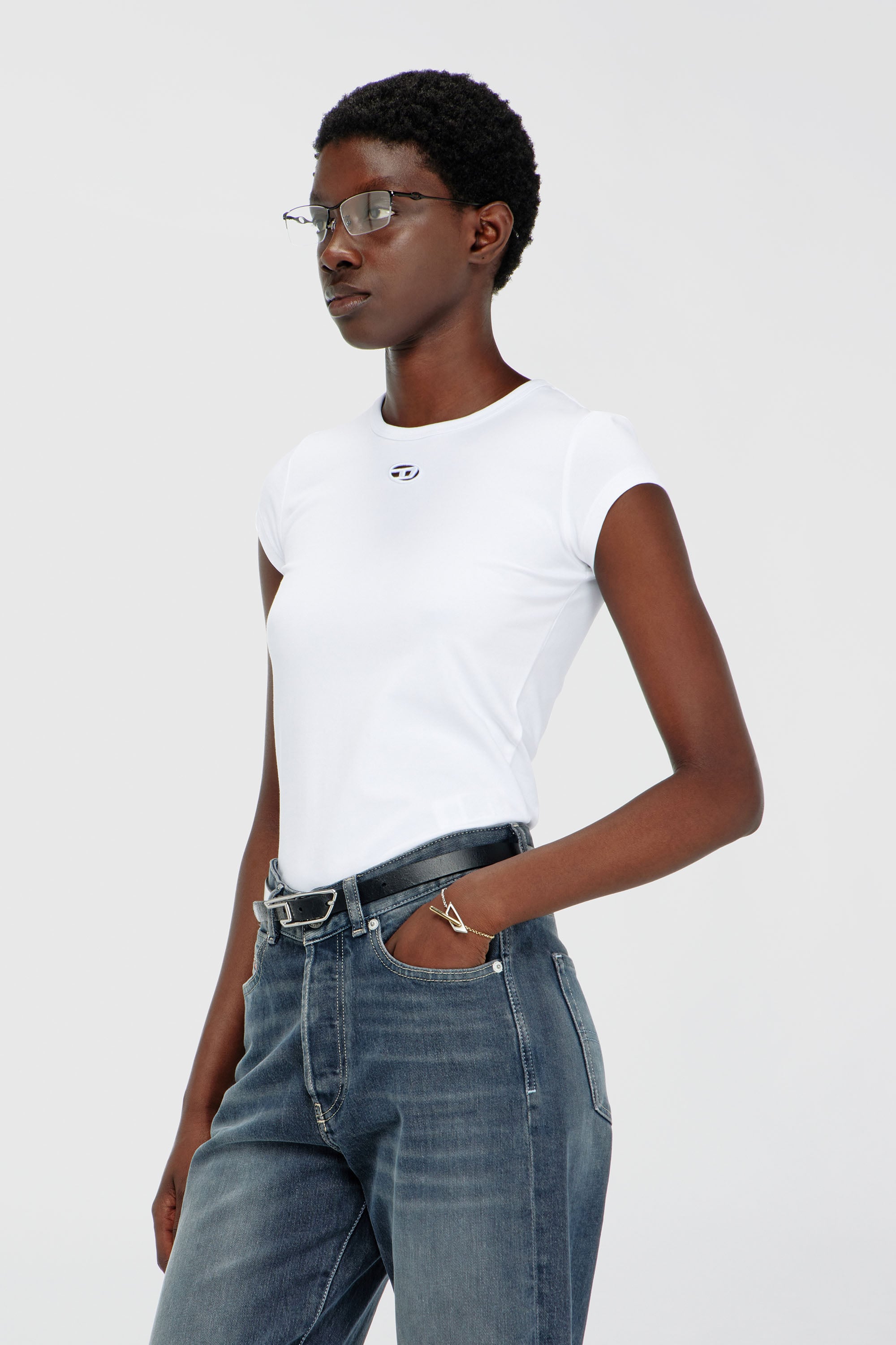 Diesel - T-ANGIE-OD, T-shirt con piccolo cut-out ricamato Donna in Bianco - 1