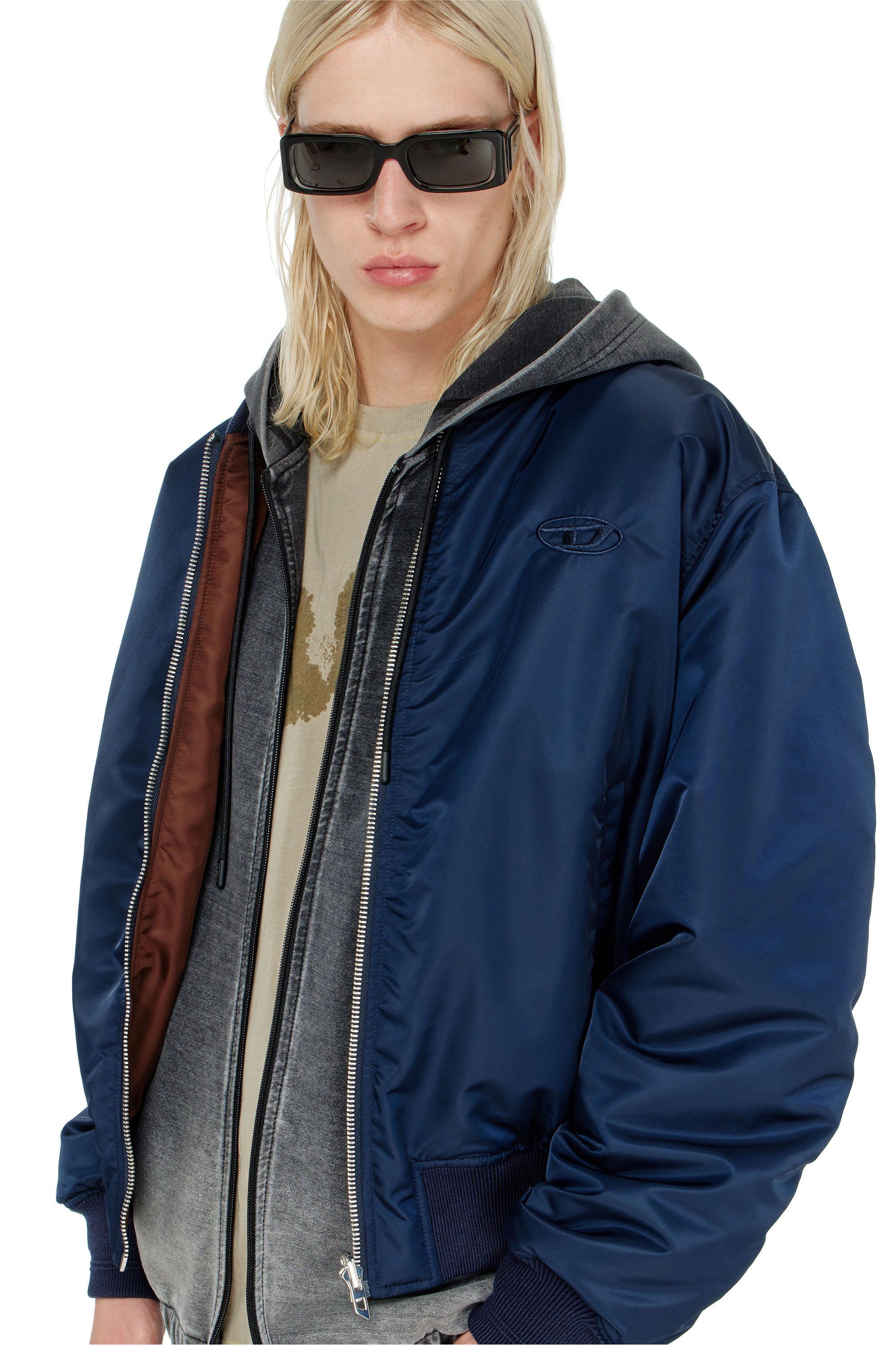 Diesel - W-TYPE-D1, Giacca bomber imbottita con ricamo Oval D Uomo in Blu - 6