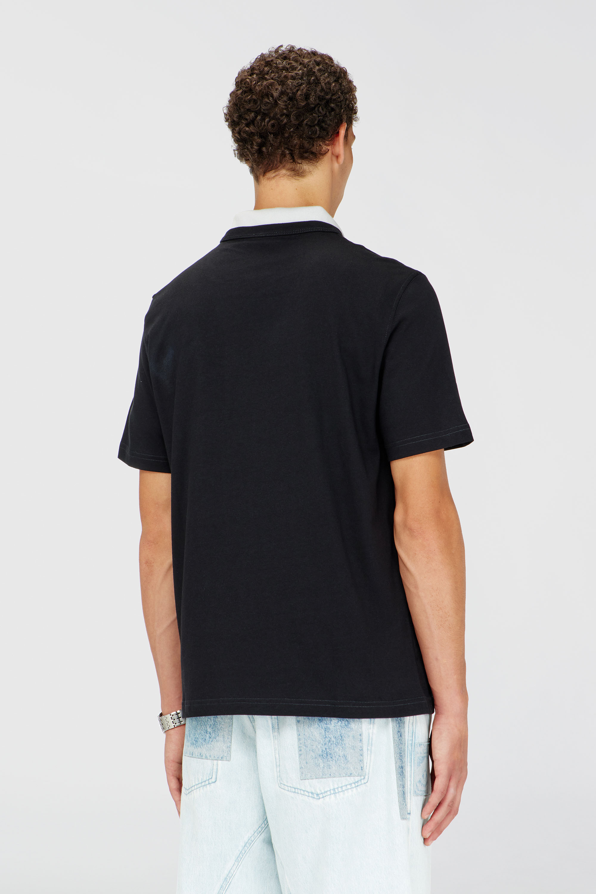 Diesel - T-ADJUST-Q6, T-shirt con logo effetto stropicciato Uomo in Nero - 4