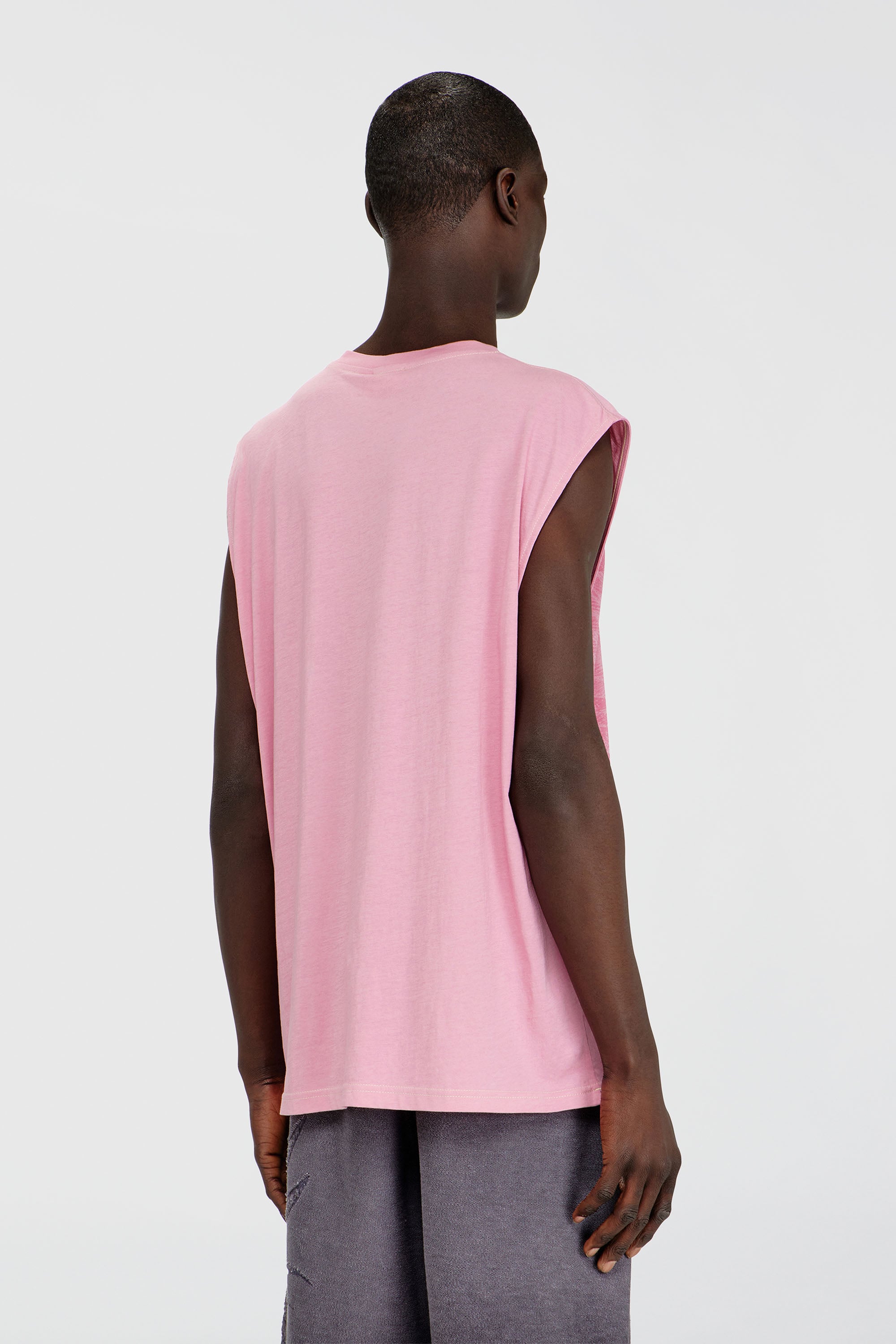 Diesel - T-BOXT-SL-NOTCH, Top senza maniche in cotone con grafica tono su tono Uomo in Rosa - 4