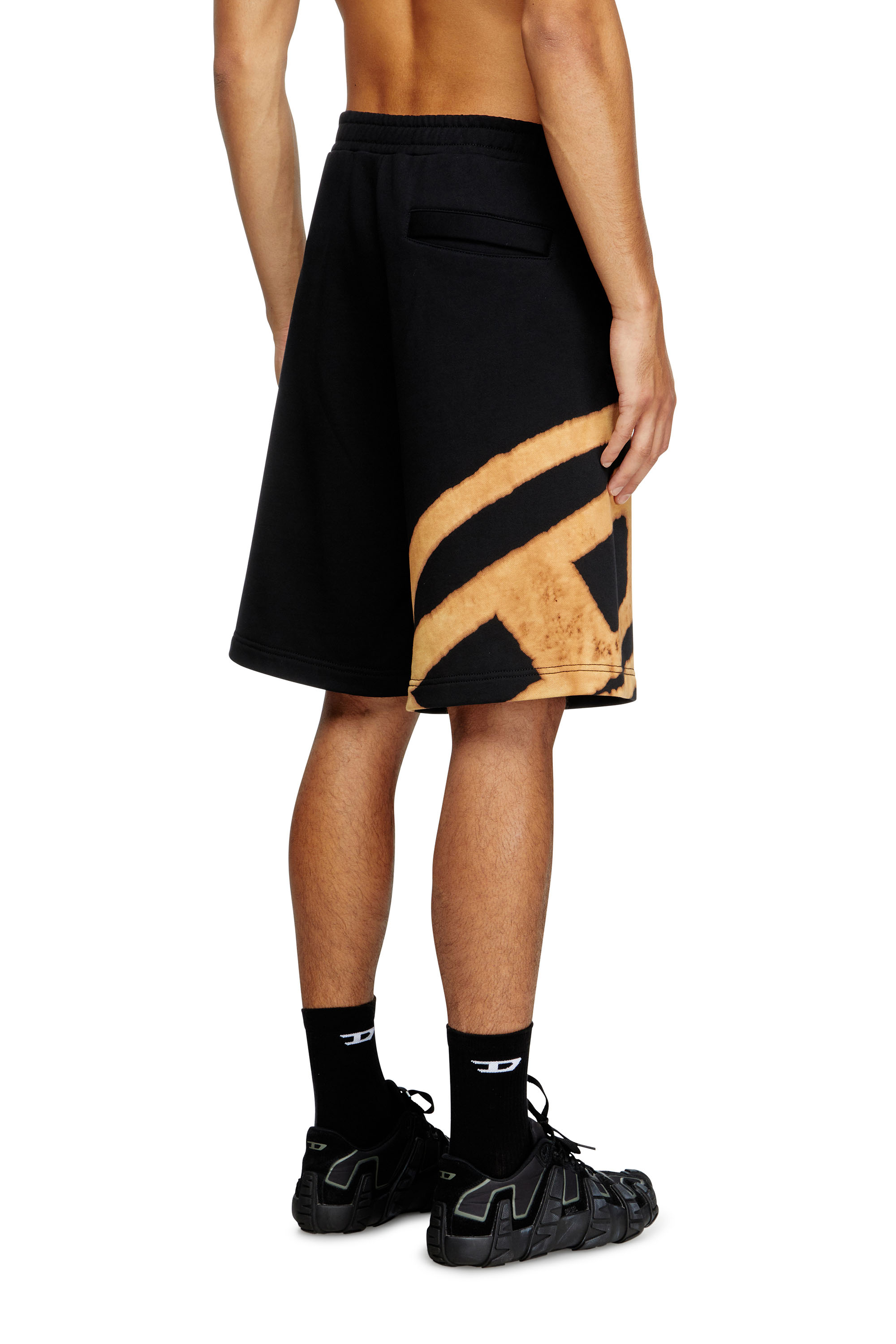 Diesel - P-CROW-BLEACH, Short in felpa con logo effetto bleach Uomo in Multicolor - 4