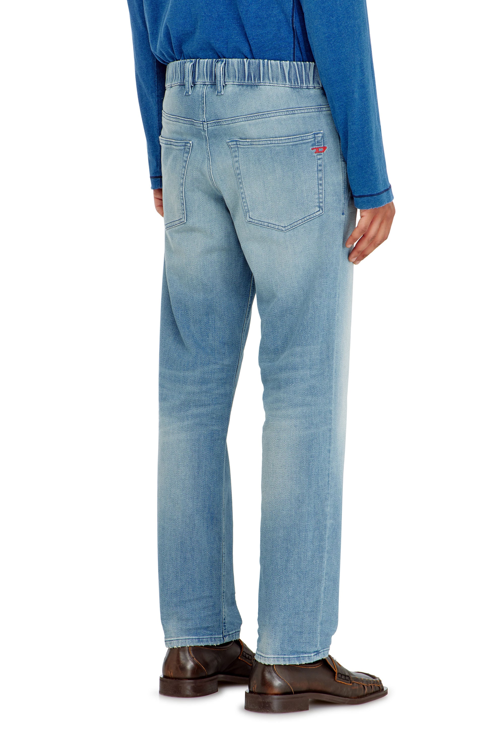 Diesel - Regular 2090 D-Veekley Joggjeans&reg; 09Q21 Uomo, Blu Chiaro - Image 4