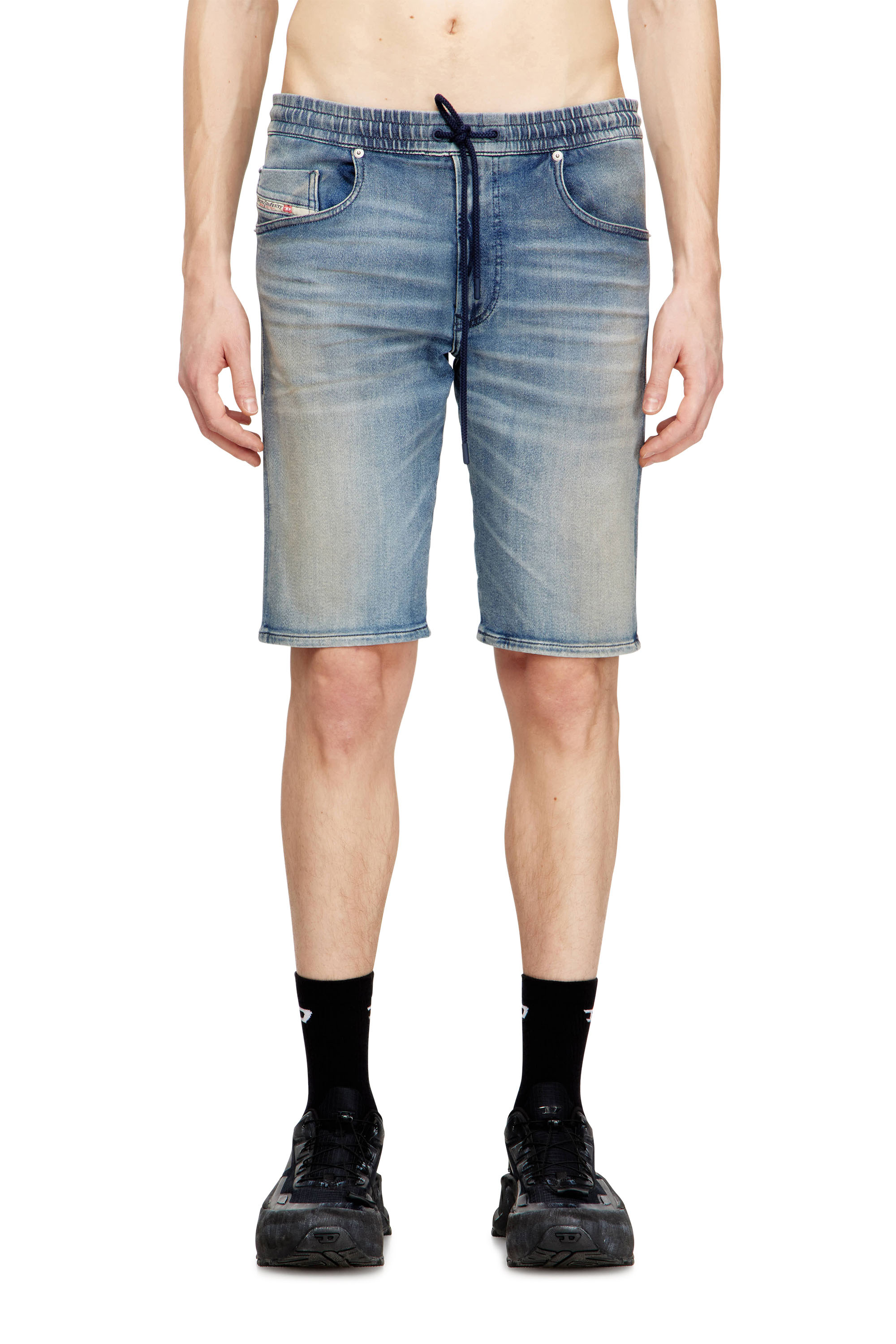 Diesel - 2033 D-KROOLEY-SHORT JOGG, Shorts slim-fit in JoggJeans dall'aspetto clean Uomo in Blu - 1